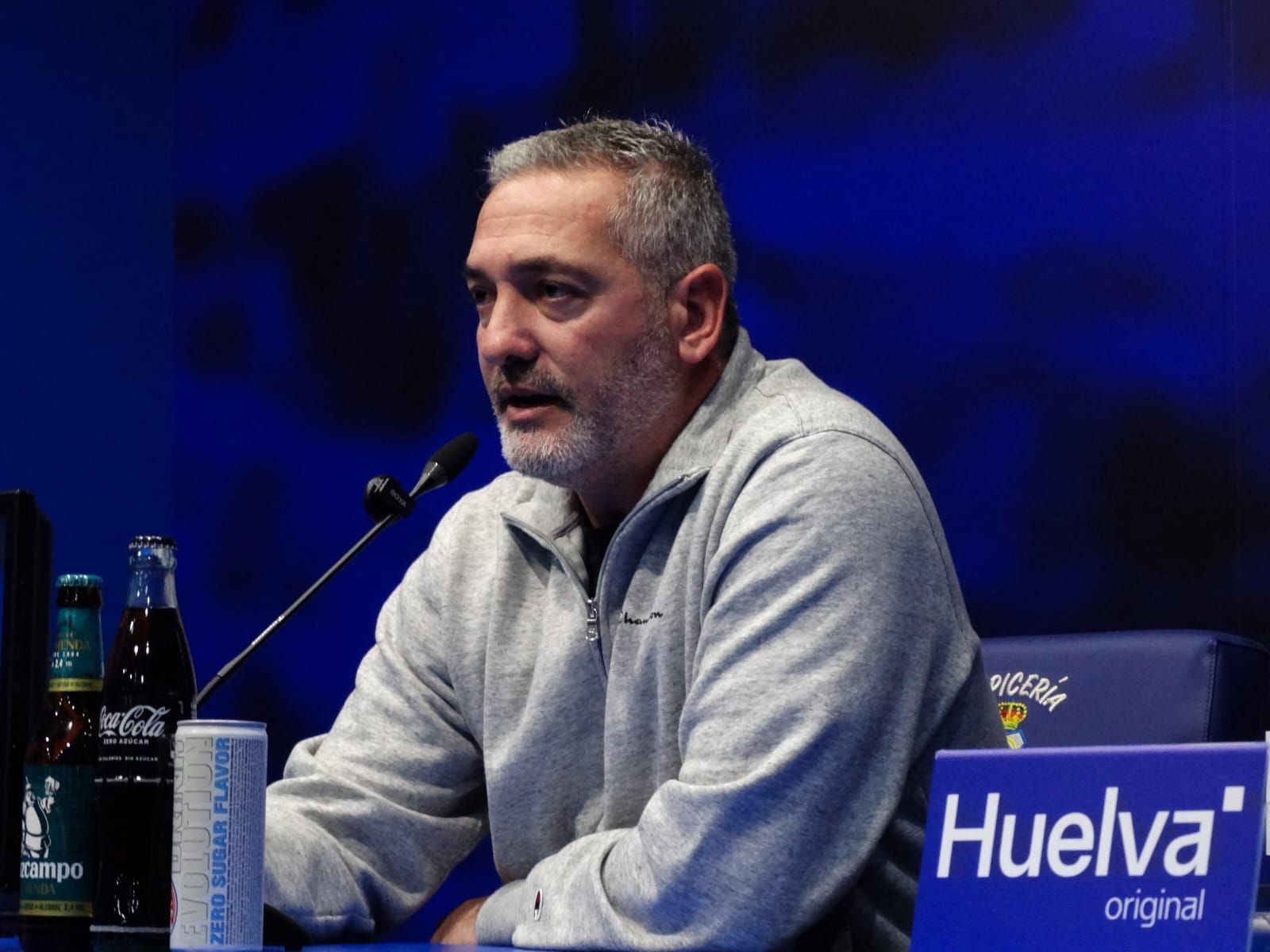 Arzu, durante la rueda de prensa de este viernes.