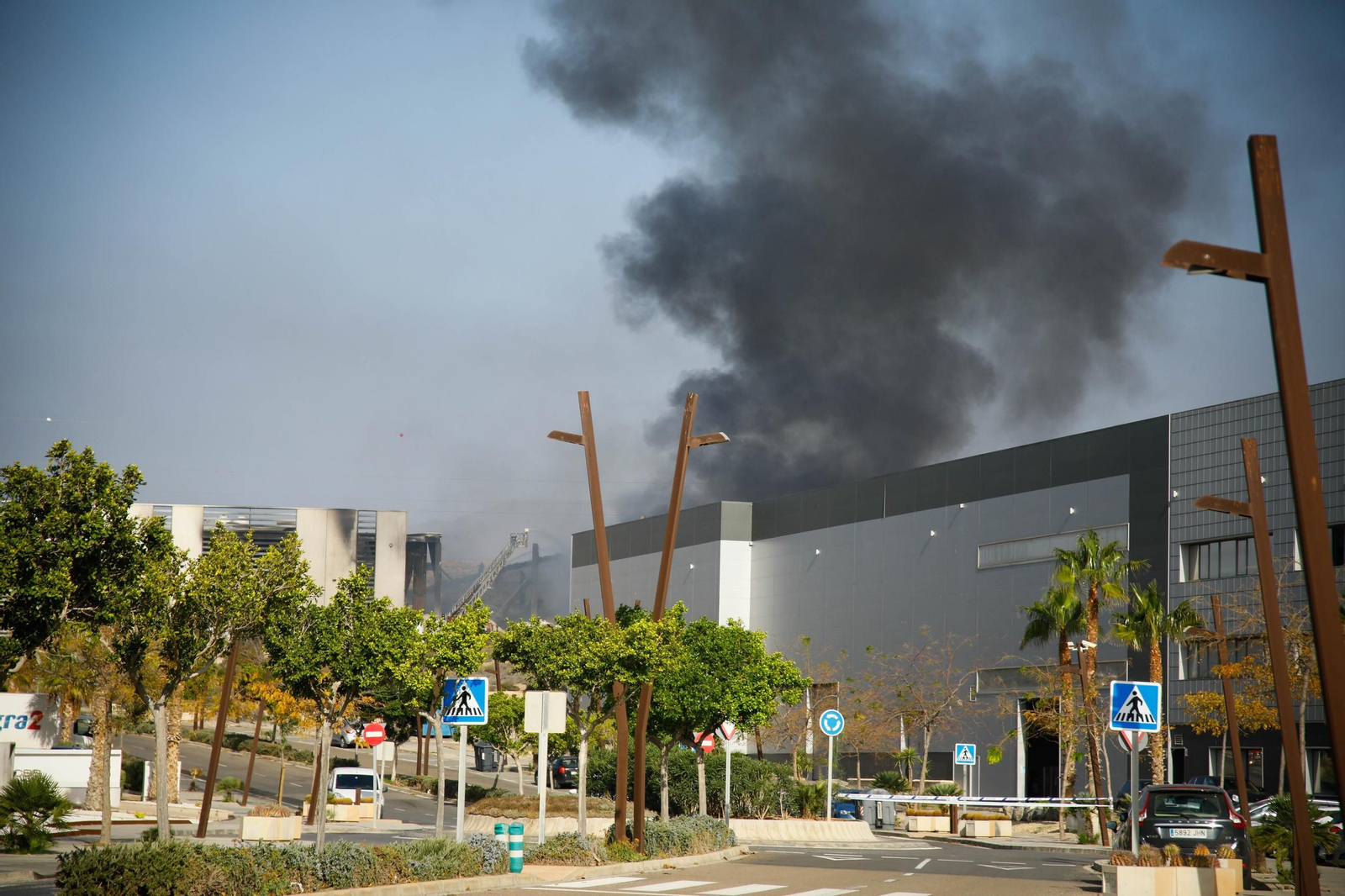 Nuevo incendio en la nave de Hintes Oil Europa en el PITA