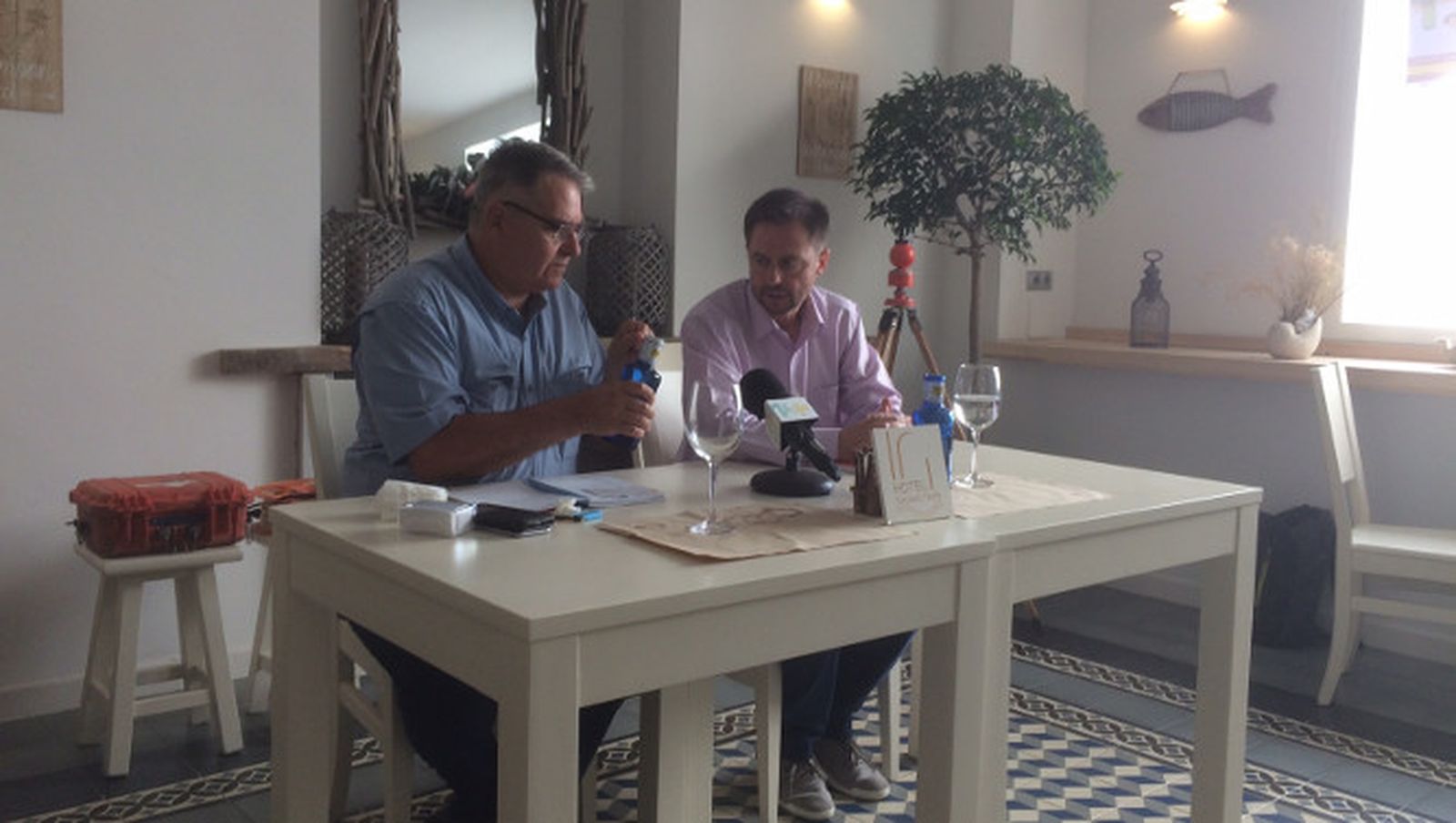 Carlos Venturini y Julio Crespo exponen el proyecto de prospecciones de gas en Tarifa