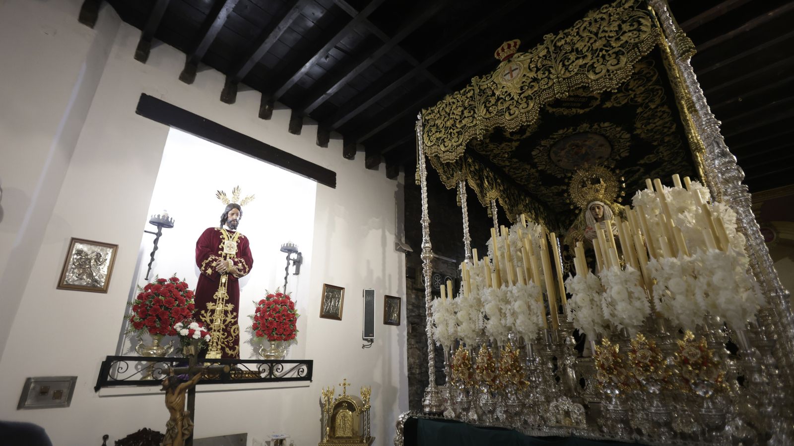 Preparativos en las iglesias de Algeciras para la Magna Mariana, en imágenes