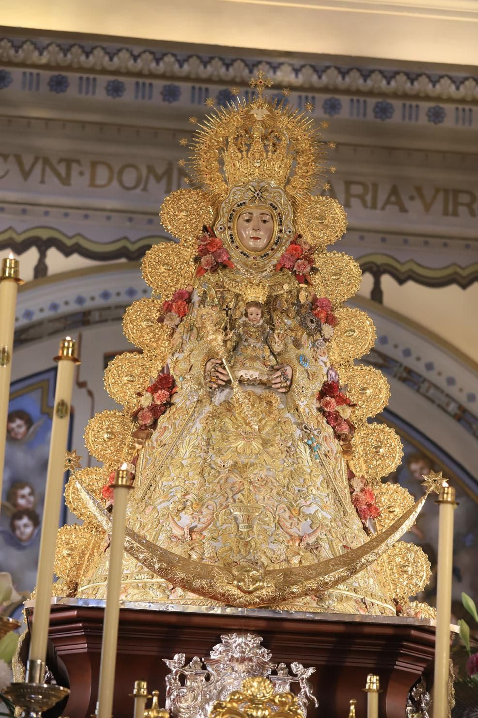 Imágenes de la llegada de la peregrinación de Emigrantes a Almonte acompañando a la Hermandad de San Juan del Puerto