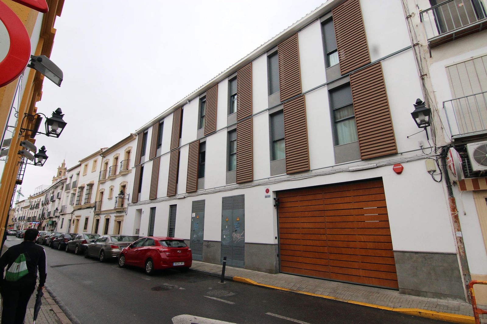 Bloque de viviendas de nueva construcción en la calle María Auxiliadora, cerca de Salesianos.