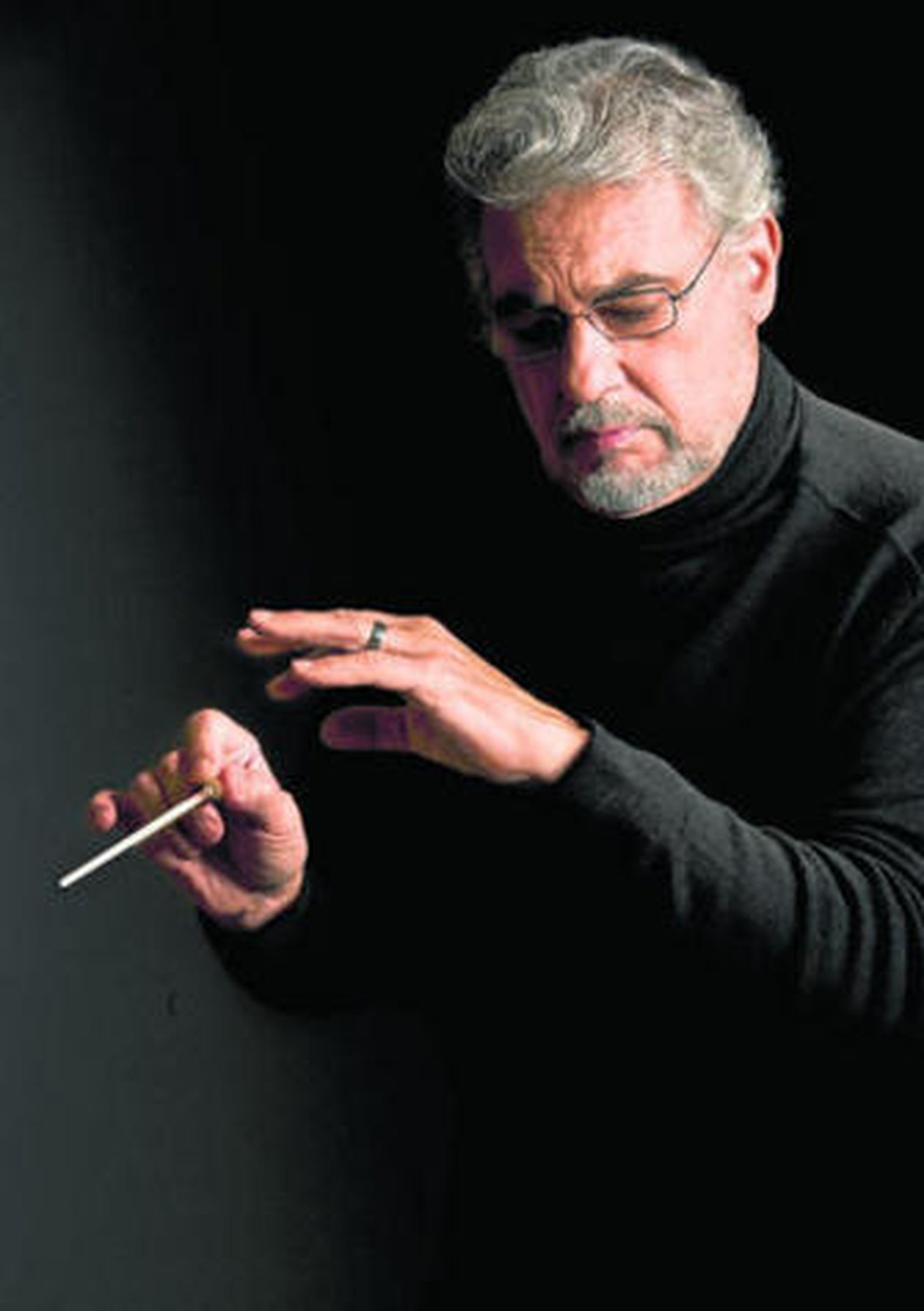Plácido Domingo, con la batuta.