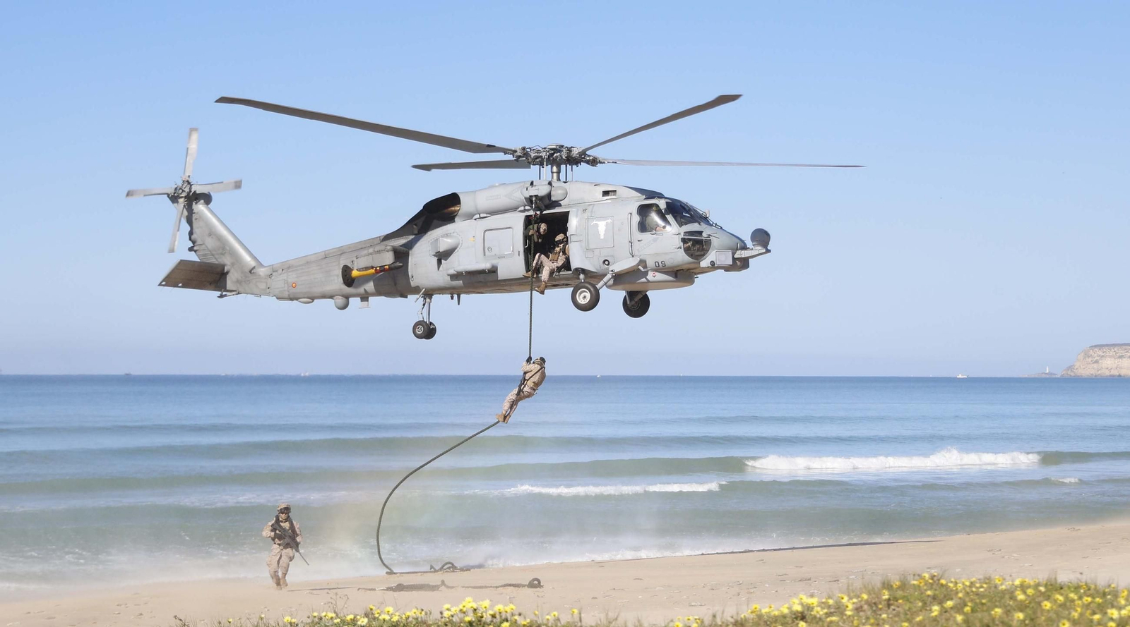 Las fotos del espectacular ejercicio de la Armada y la OTAN en el Retín