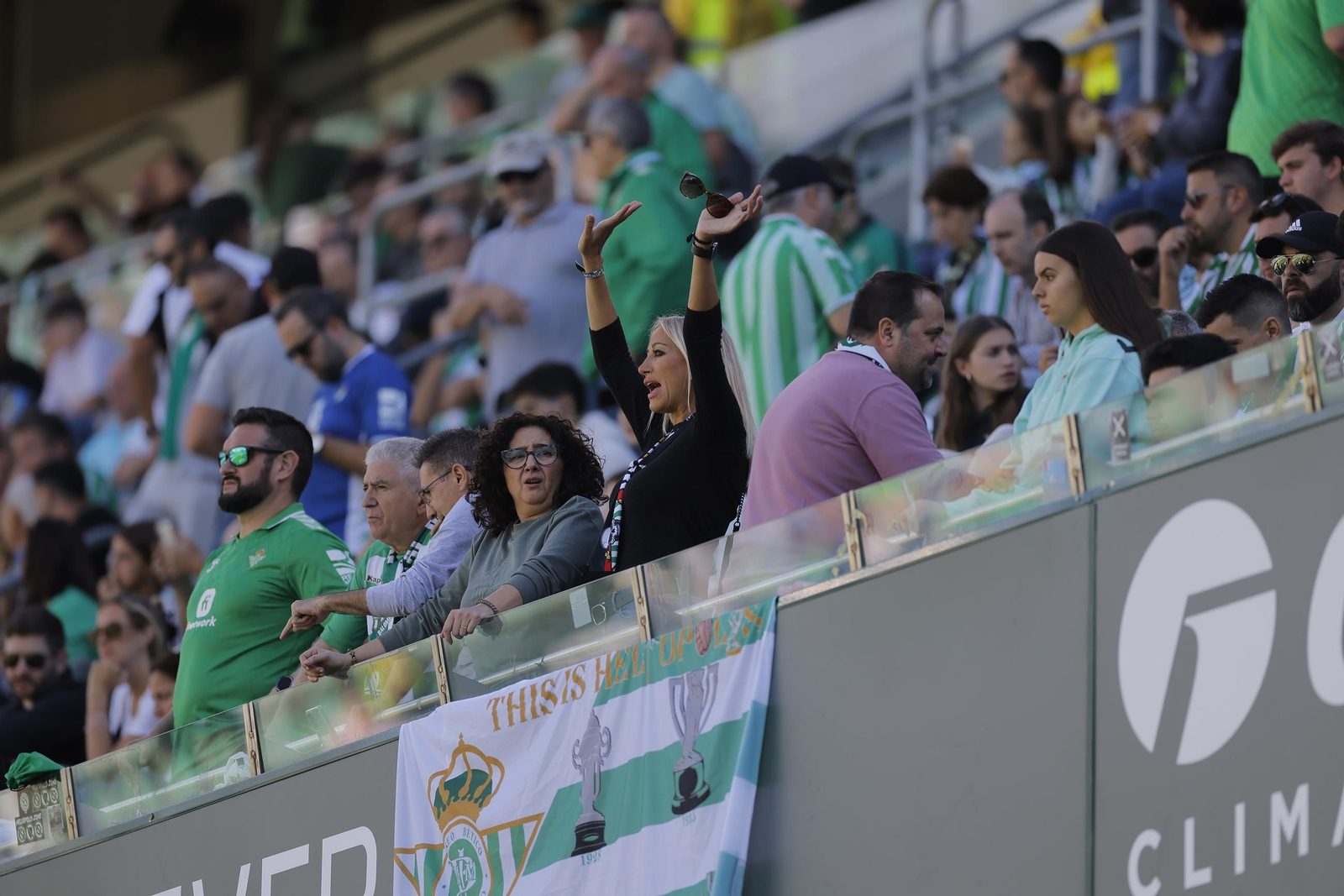 Búscate en las fotos del Betis - Celta