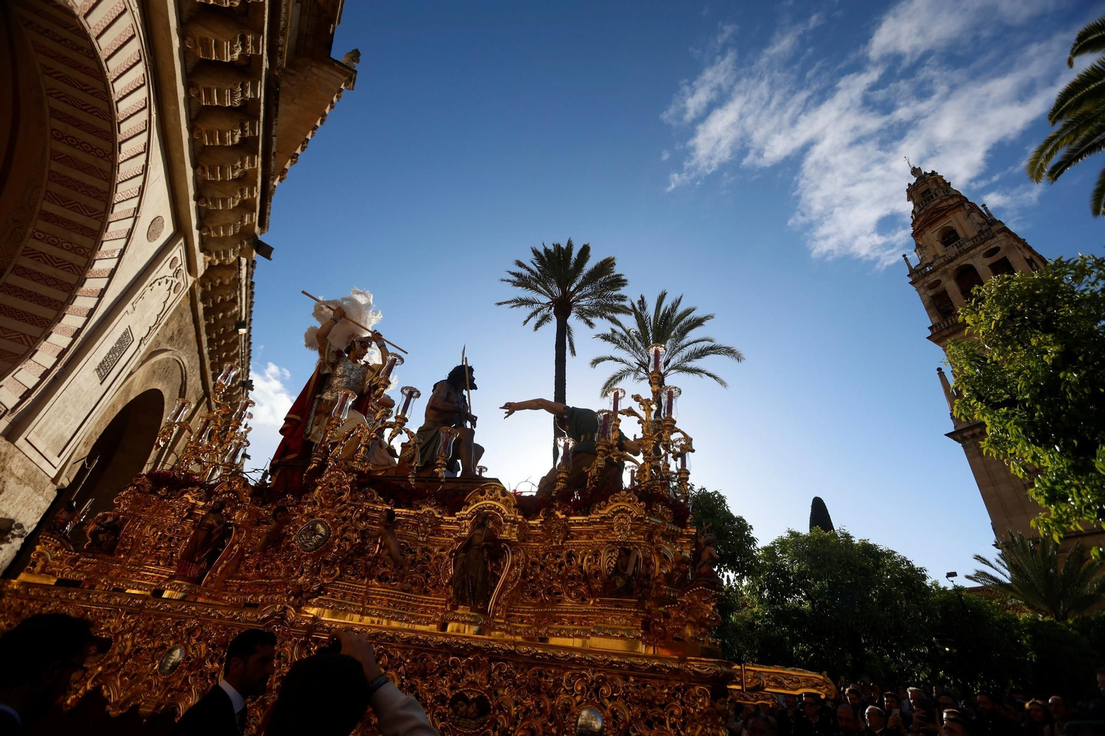 El traslado de la Merced en este Sábado Santo de Córdoba, en imágenes