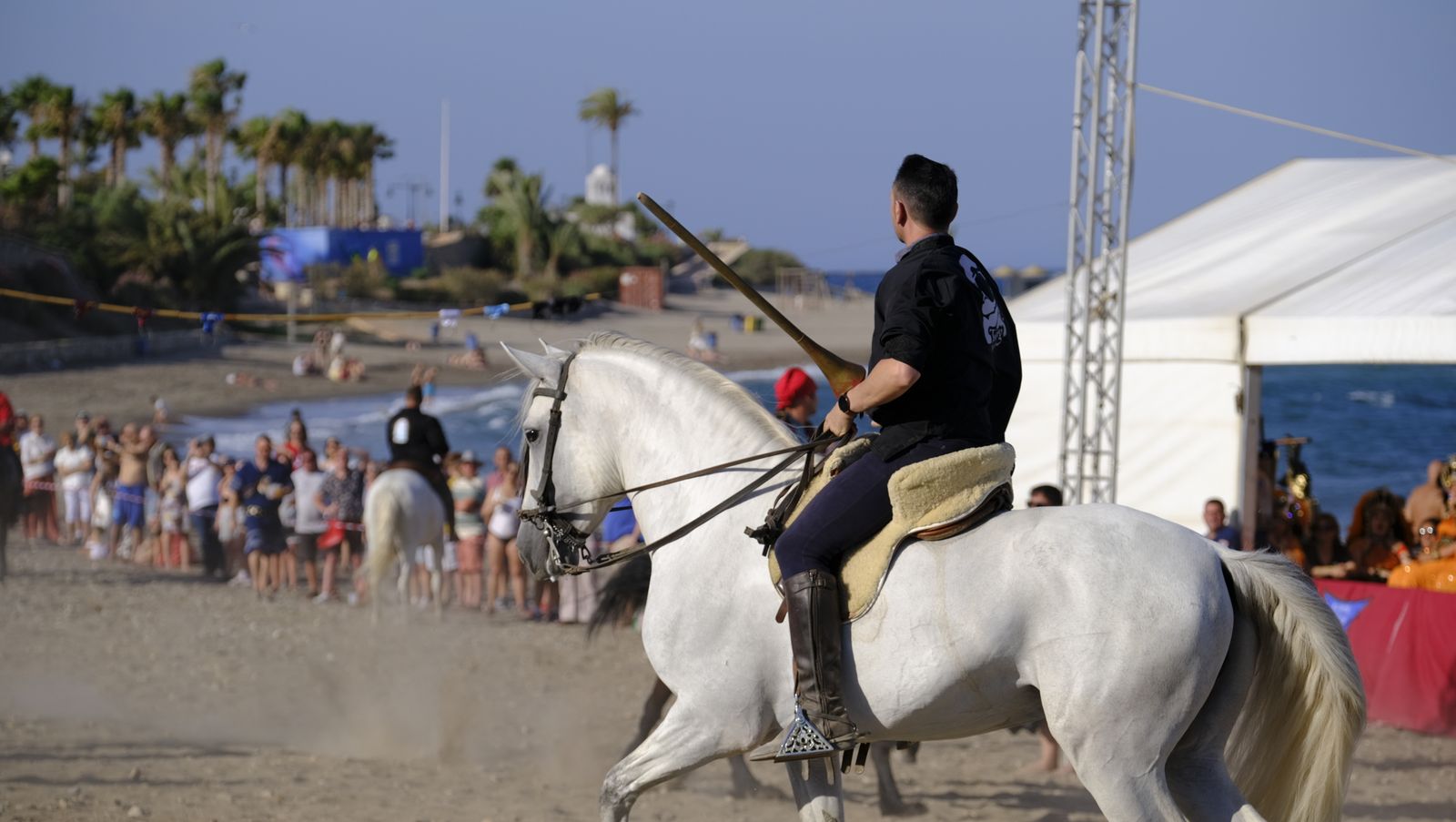 Moros y Cristianos de Mojácar en la Playa del Lance, en imágenes