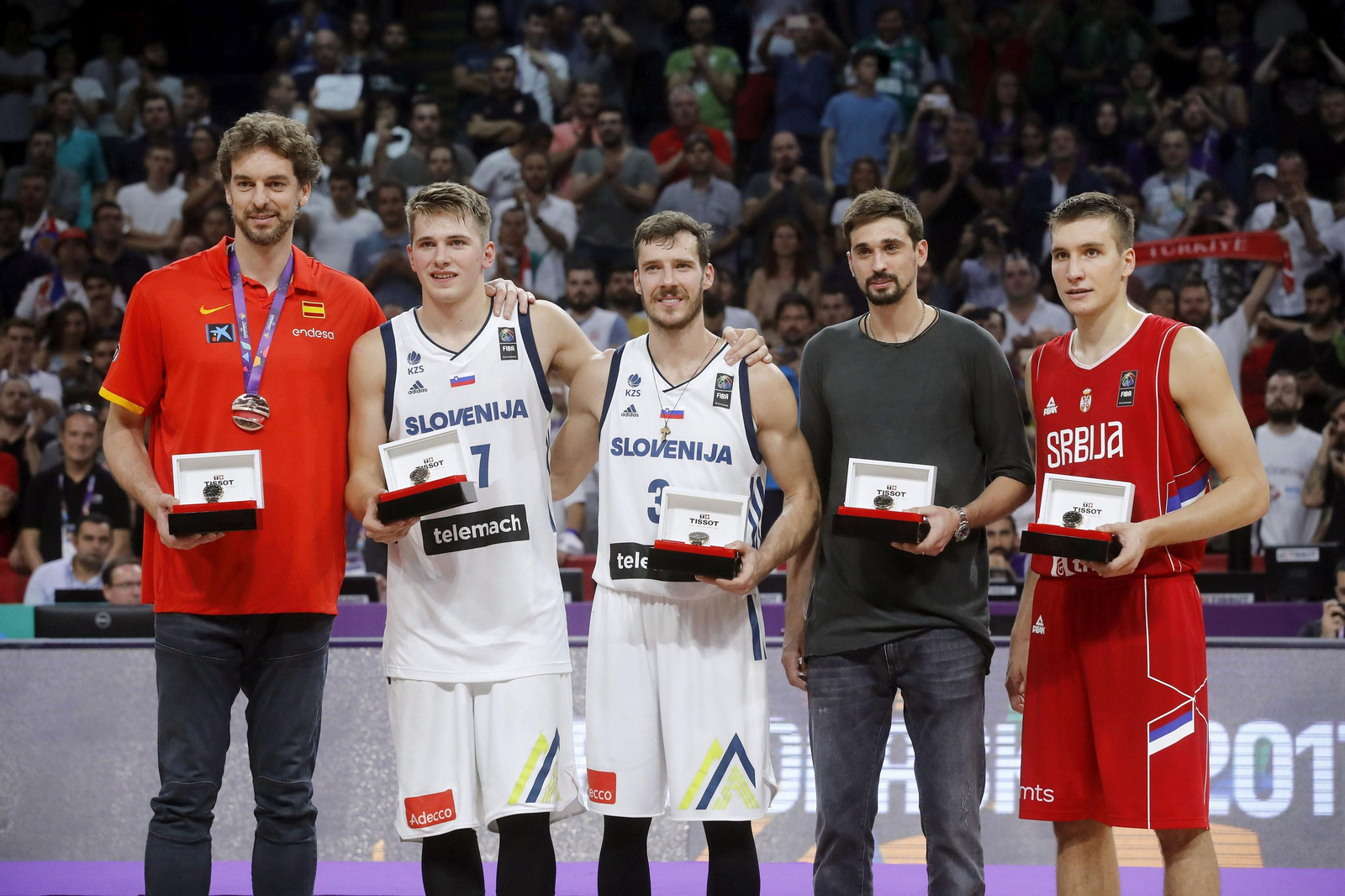 De nuevo formó parte del quinteto ideal en 2017.