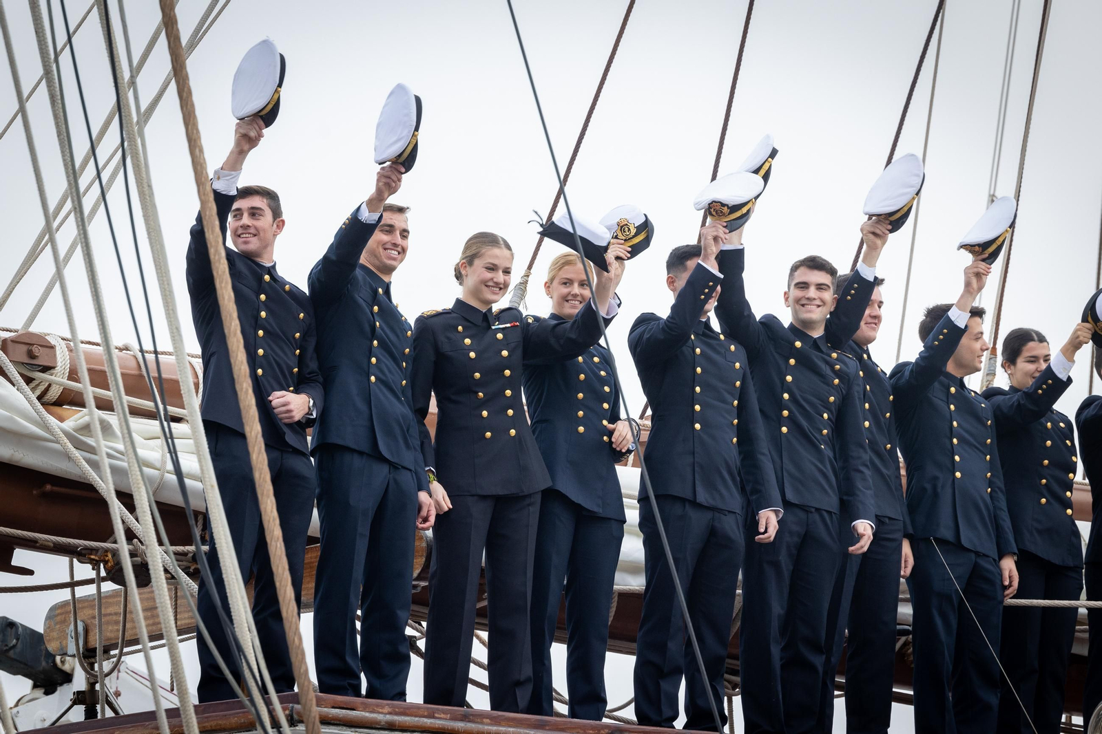 Imágenes de la despedida del 'Elcano' desde Cádiz con la Princesa Leonor como guardiamarina Imágenes de la despedida del 'Elcano' desde Cádiz con la Princesa Leonor como guardiamarina
