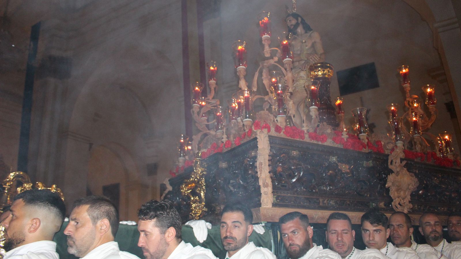 La Estación de penitencia en la Iglesia de la Encarnación.