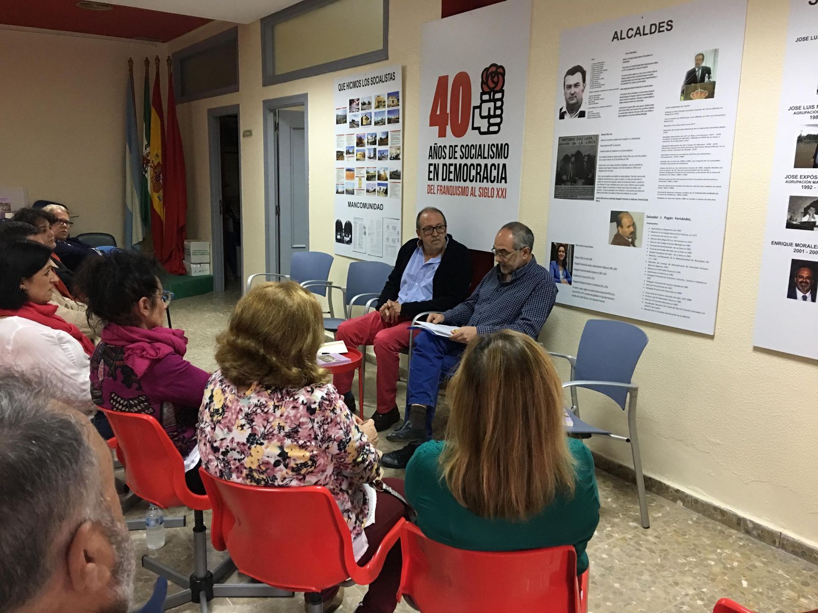 José Luis Moreno y Antonio Pérez Girón, ayer en la sede del PSOE linense.