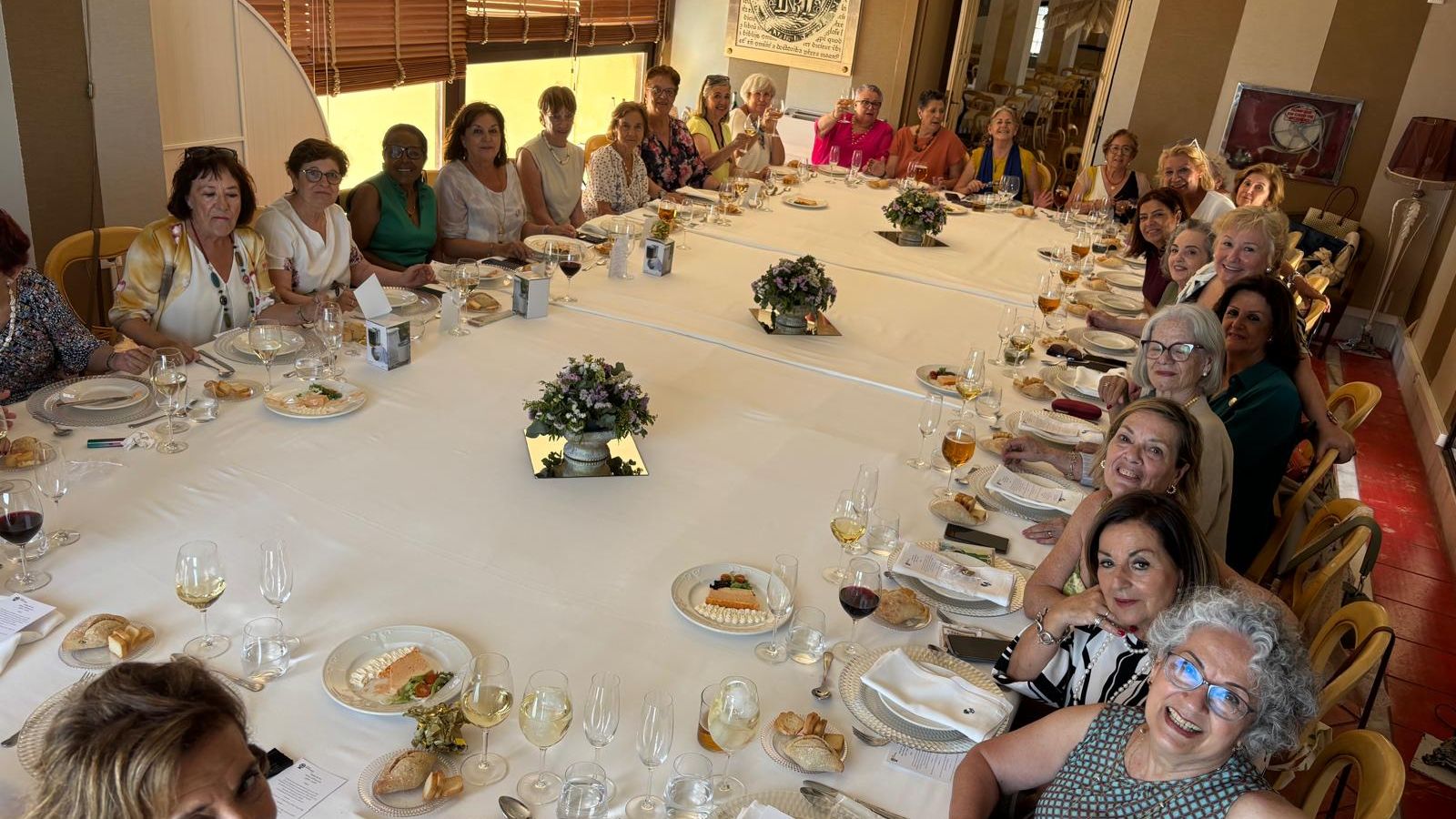Almuerzo en el Baluarte de los Mártires.