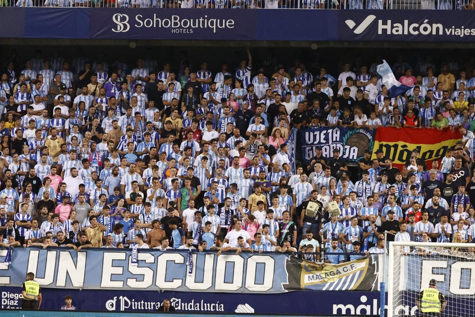 Búscate en las gradas de La Rosaleda en el Málaga CF-Real Sociedad B