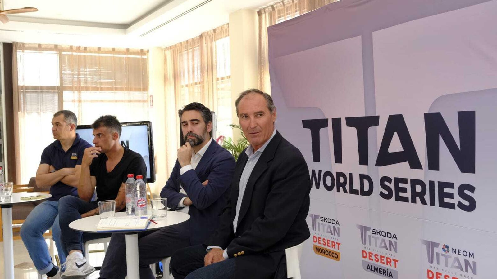 Los concejales durante la puesta en marcha del Almería Stage Titan World Series.