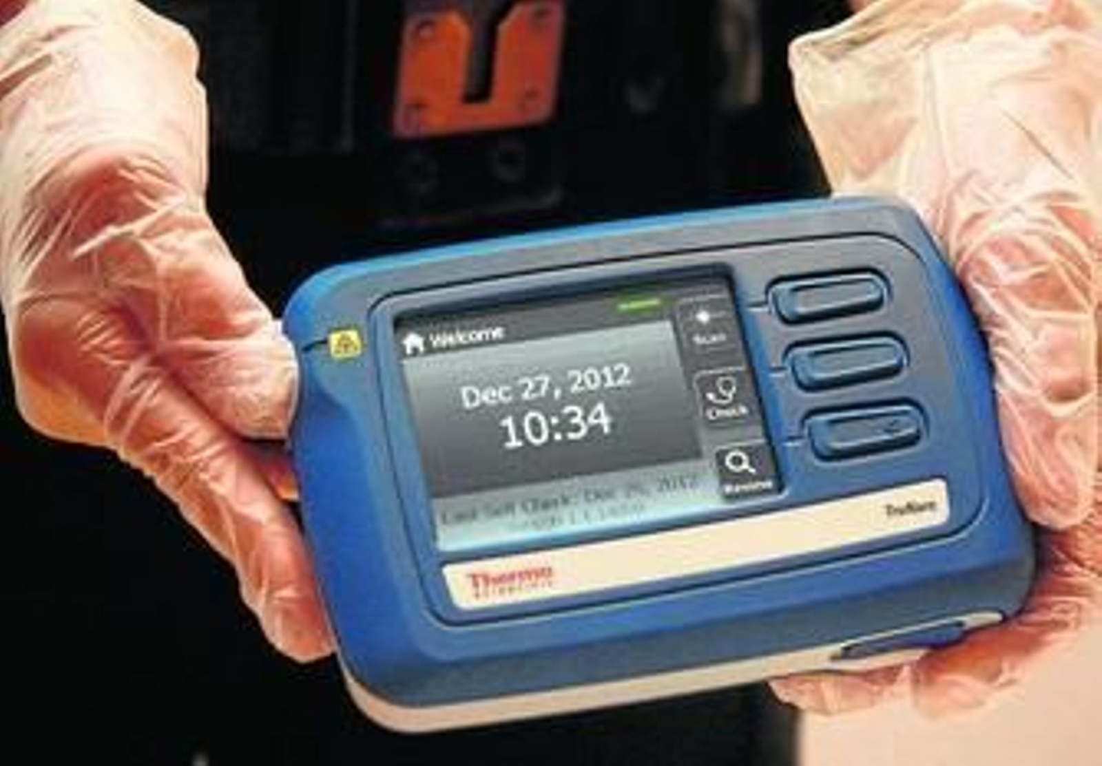 Detalle del drogotest, durante su presentación.