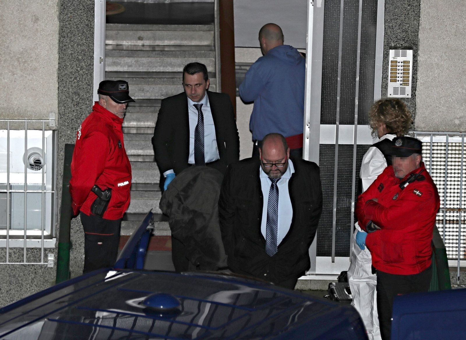 Traslado de uno de los fallecidos el pasado jueves.