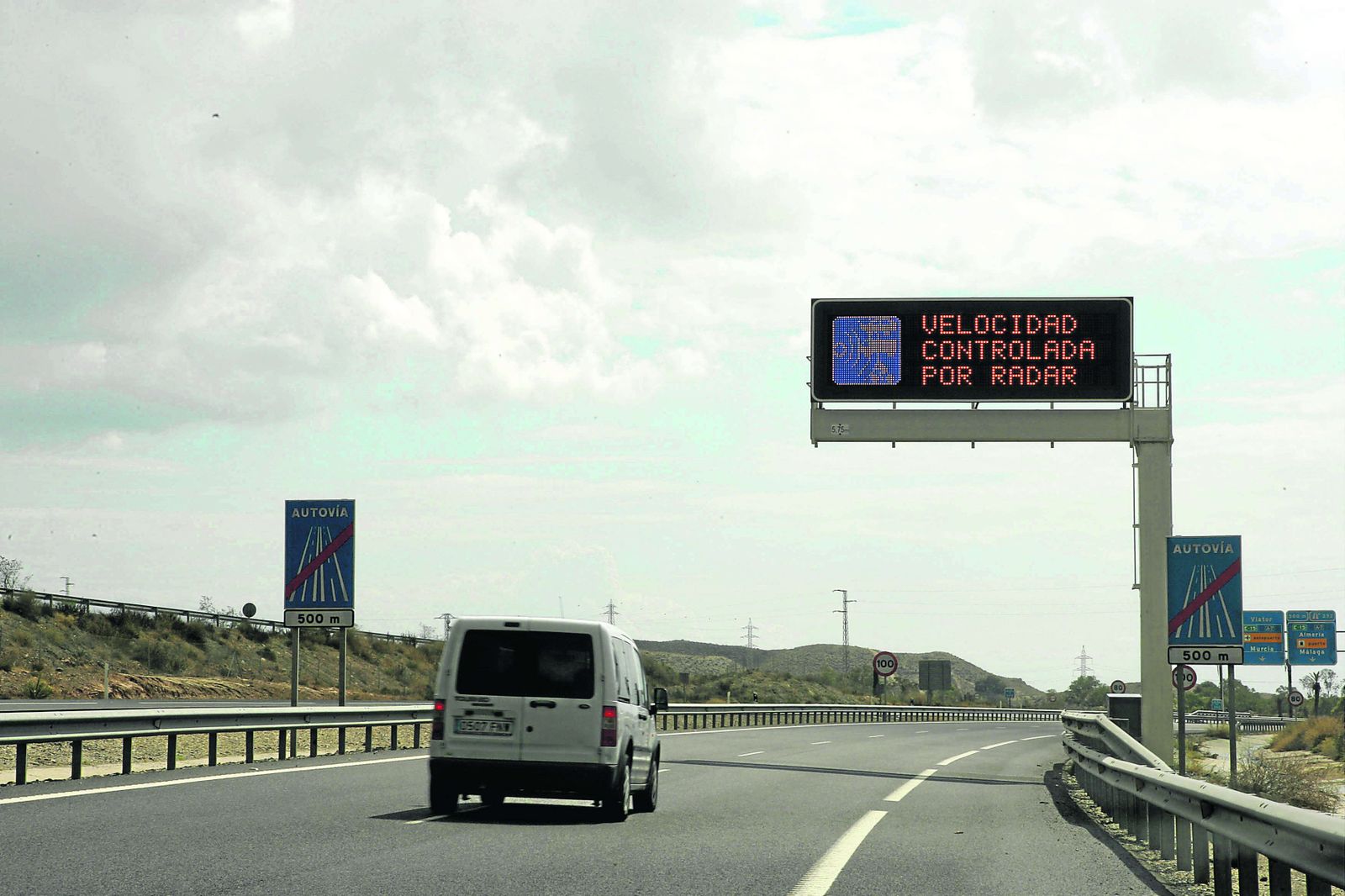El actual nudo provoca largas colas en horas punta.