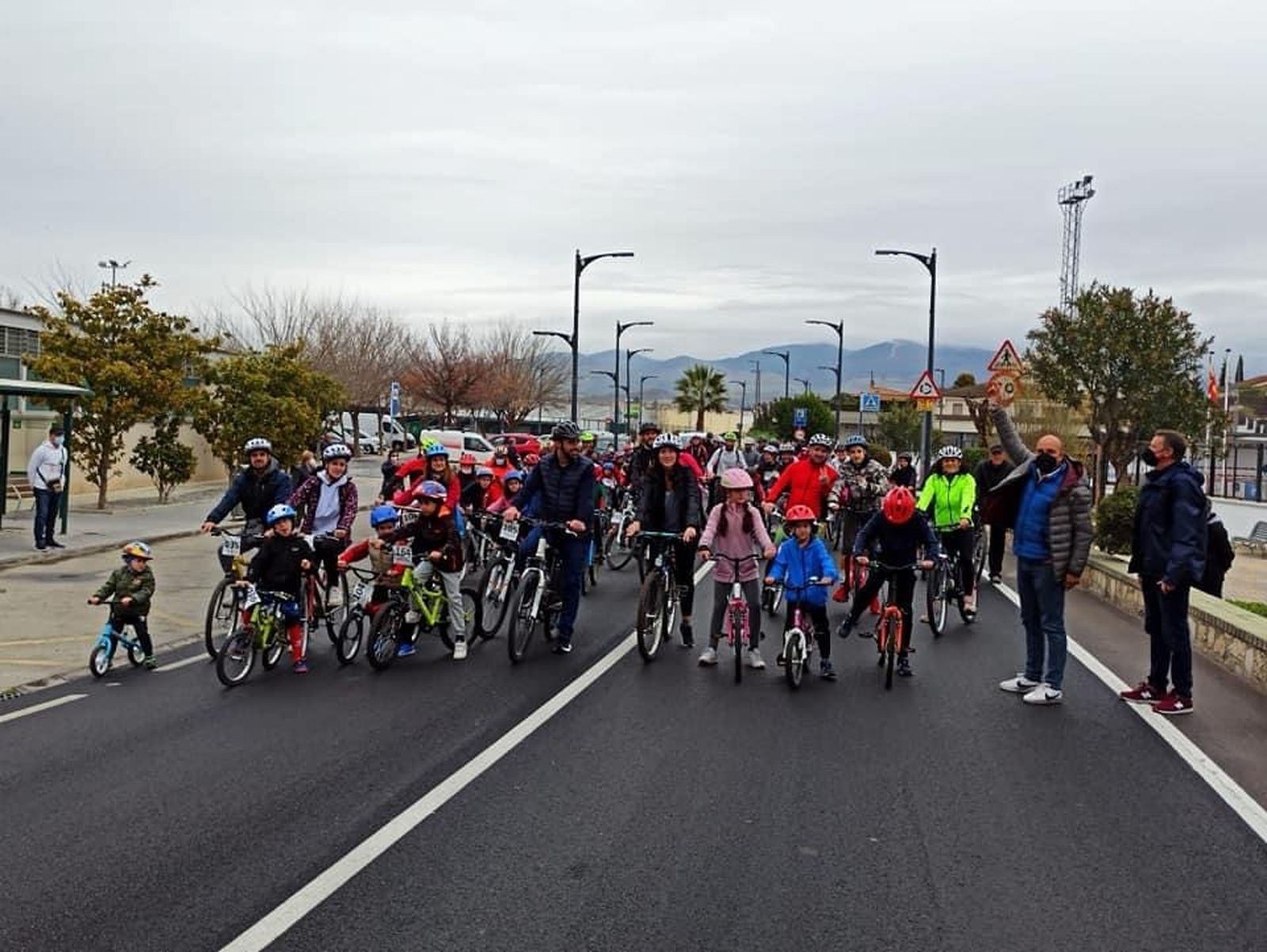 Unos 200 otureños disfrutaron del Día de la Bicicleta.