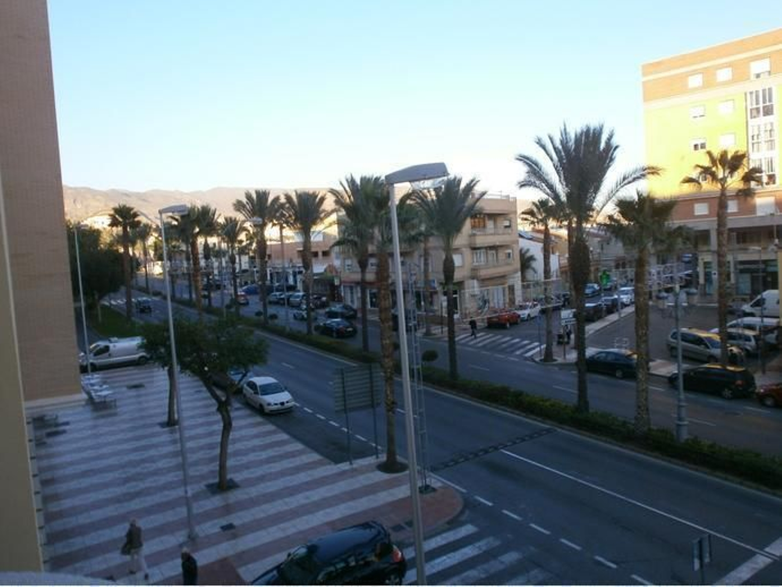 Fallece una menor tras ser atropellada por un turismo cuando paseaba con su madre en El Parador de Roquetas