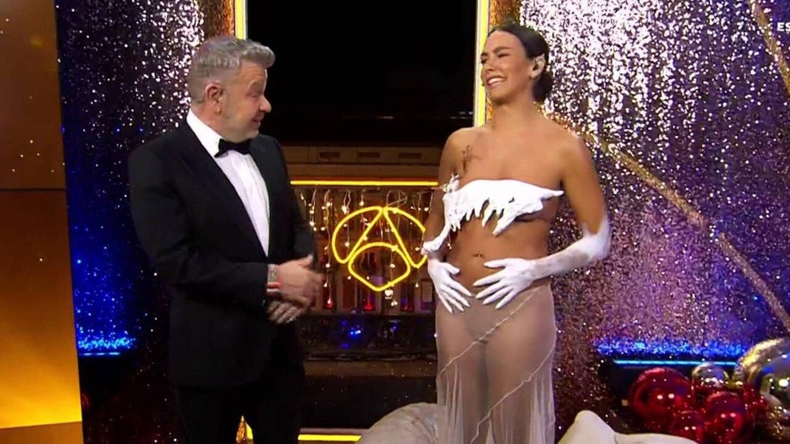 Cristina Pedroche al descubrir su 'desvestido' de las campanadas de este año