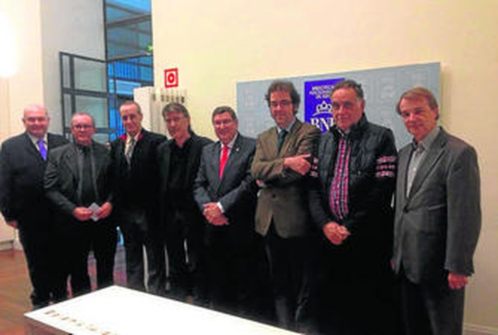 Moreno Ferrer y el resto de participantes, en la Biblioteca Nacional.