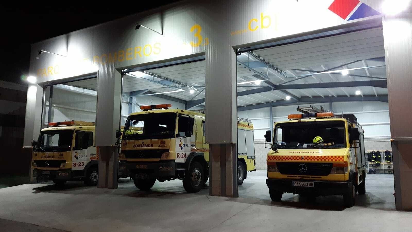 Los bomberos de Sanlúcar se han trasladado ya al nuevo parque por la pandemia.