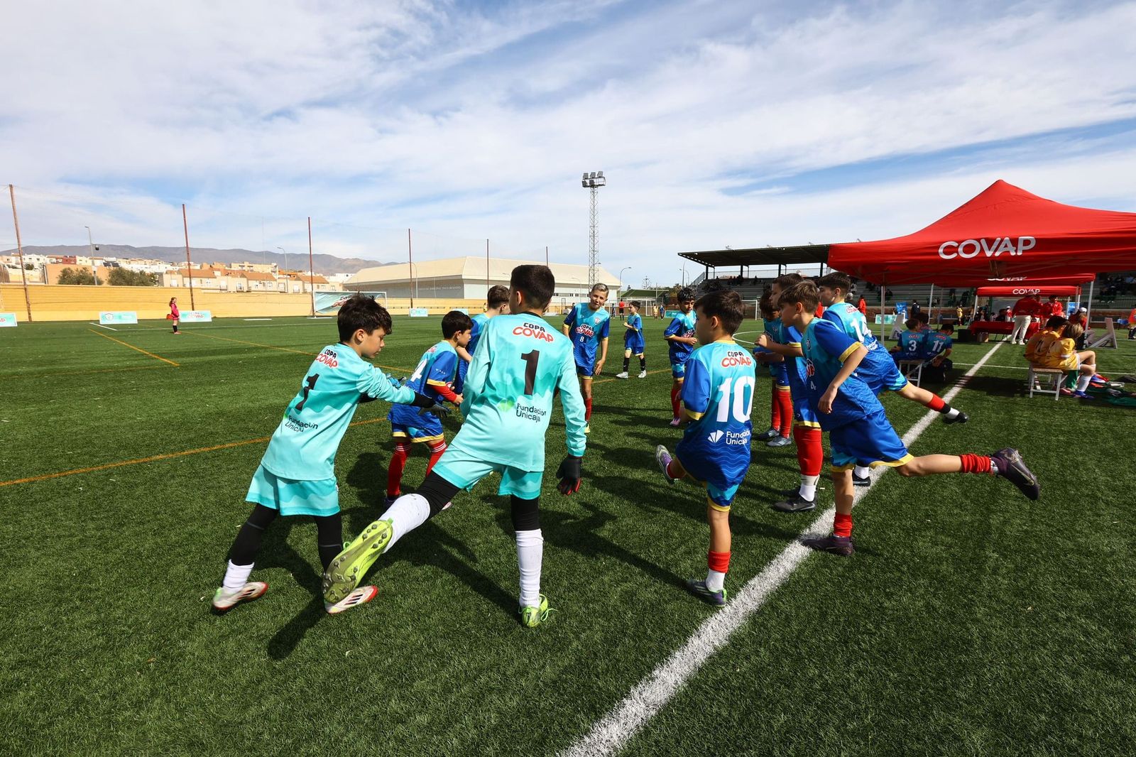 Participantes de un partido de la Copa Covap.