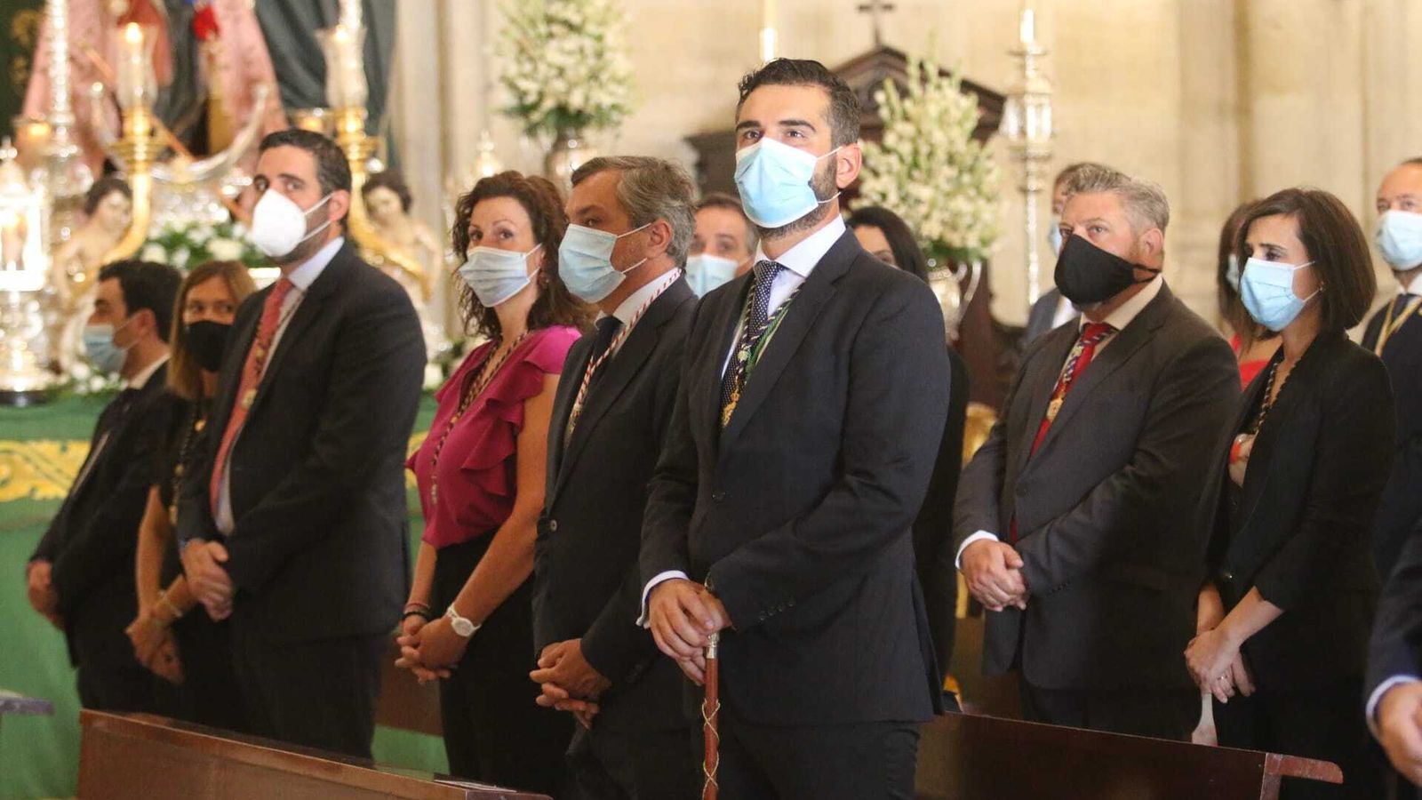 El alcalde de Almería, durante la Eucaristía en la Catedral.