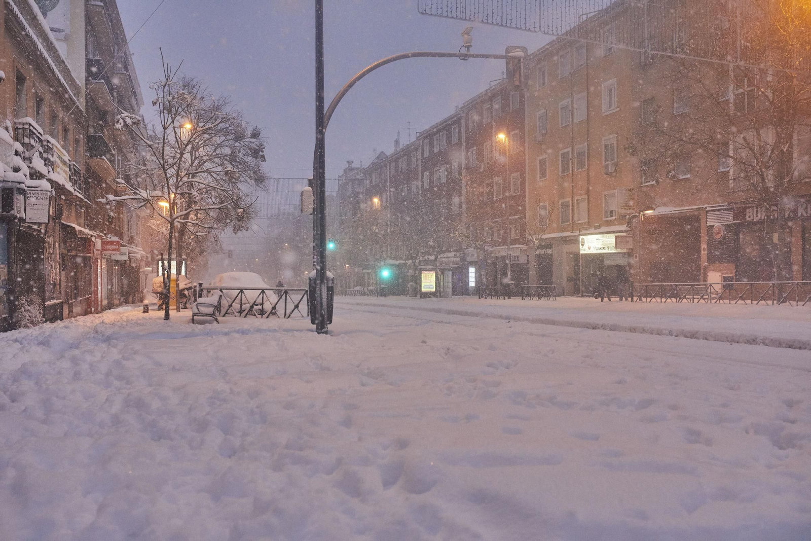 El segundo día del temporal 'Filomena' en imágenes: más nieve y caos