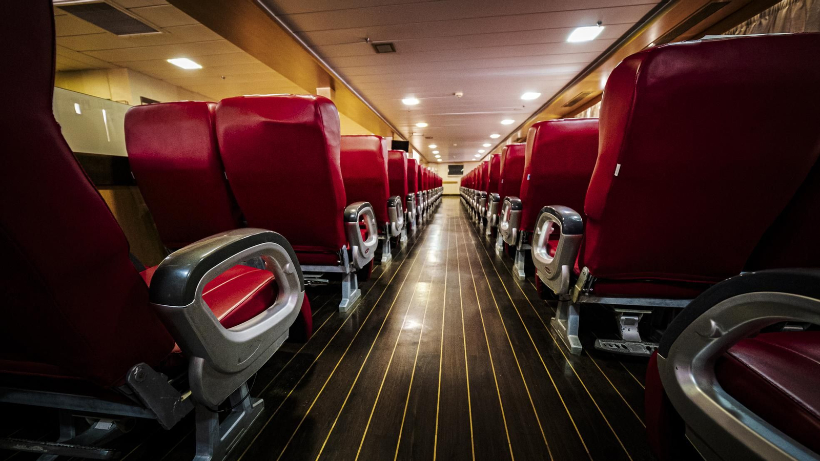 Interior del superferry 'Volcán de Tinamar'.