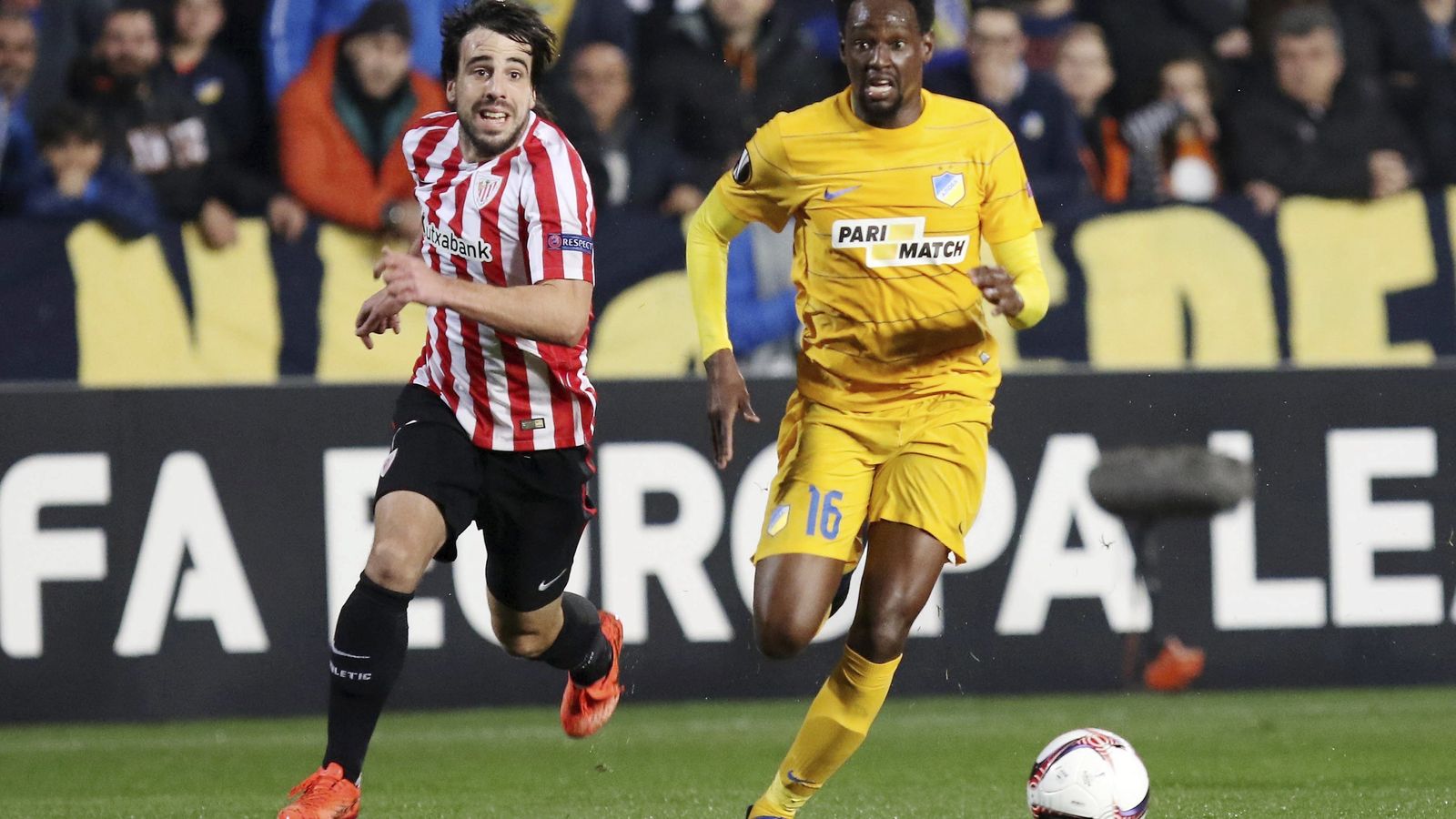 Beñat persigue a un rival.