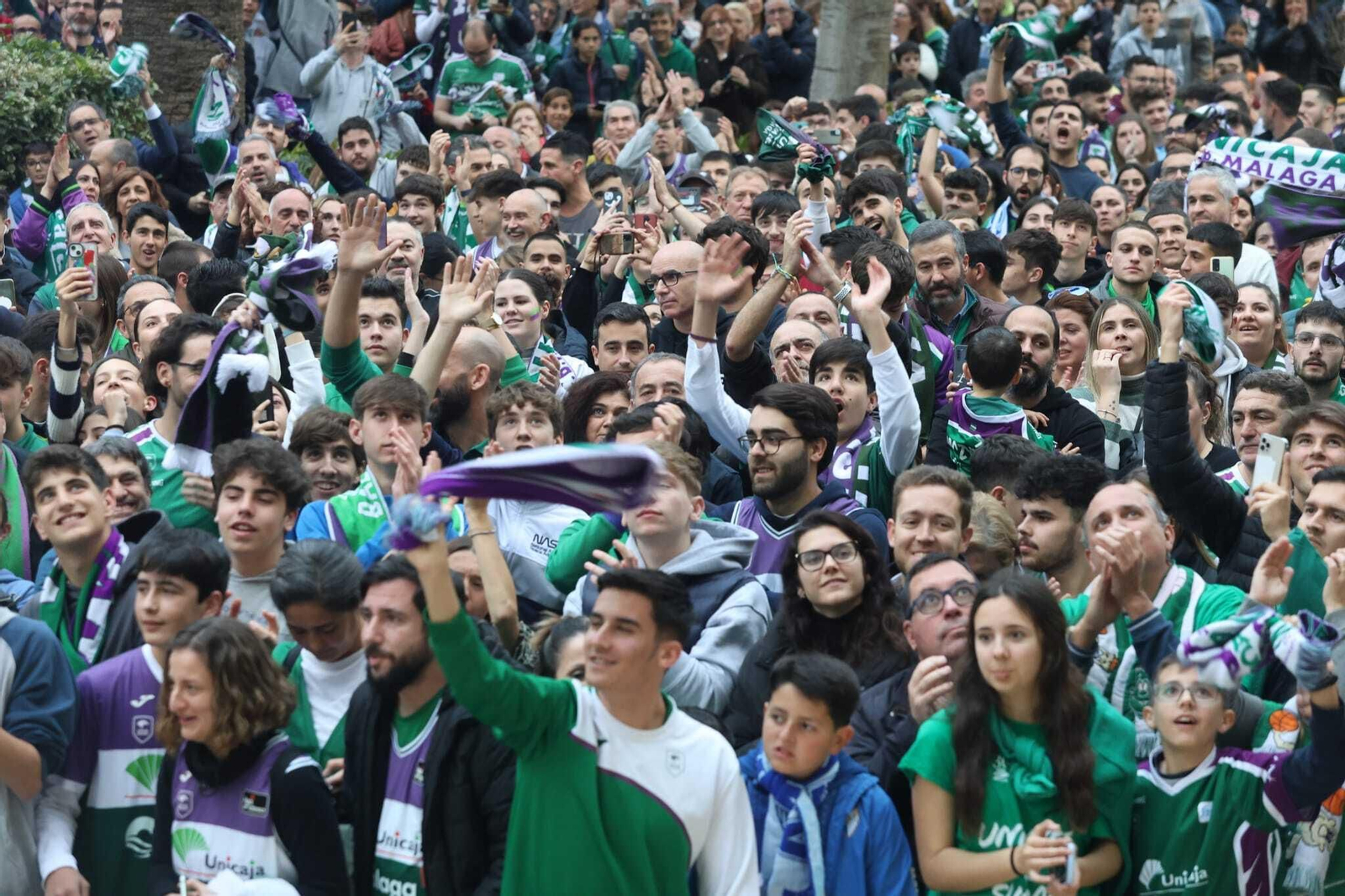 El Unicaja ofrece el título a Málaga, en fotos
