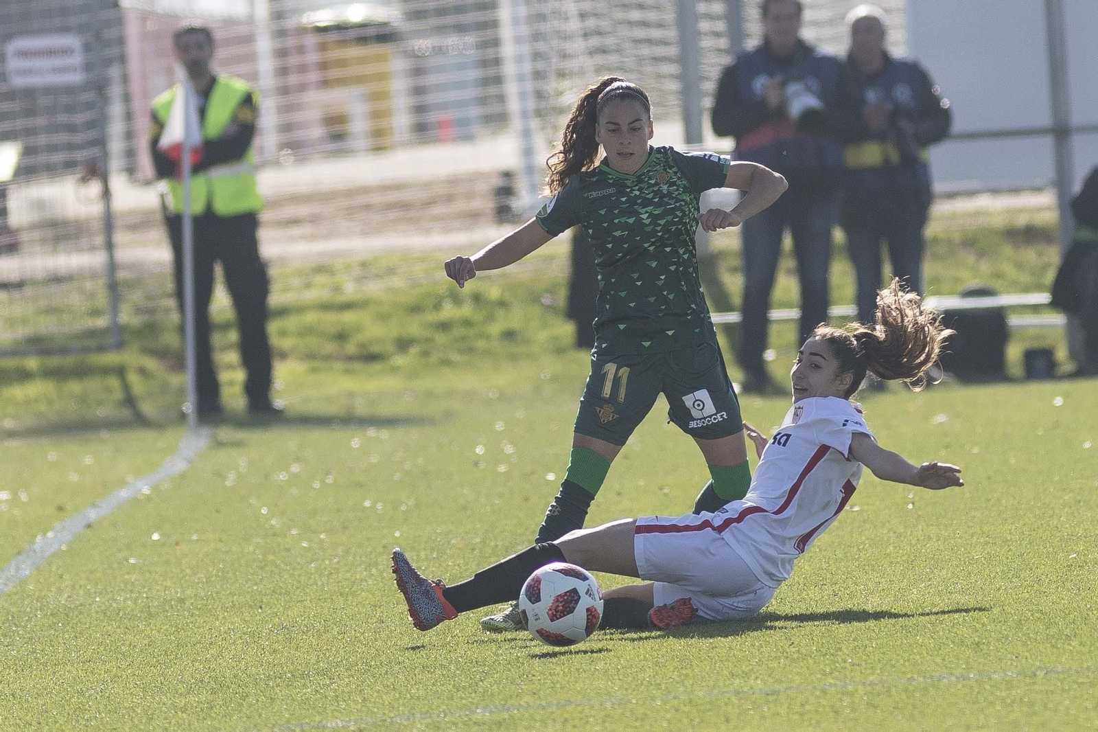 Las imágenes del derbi femenino Sevilla-Betis