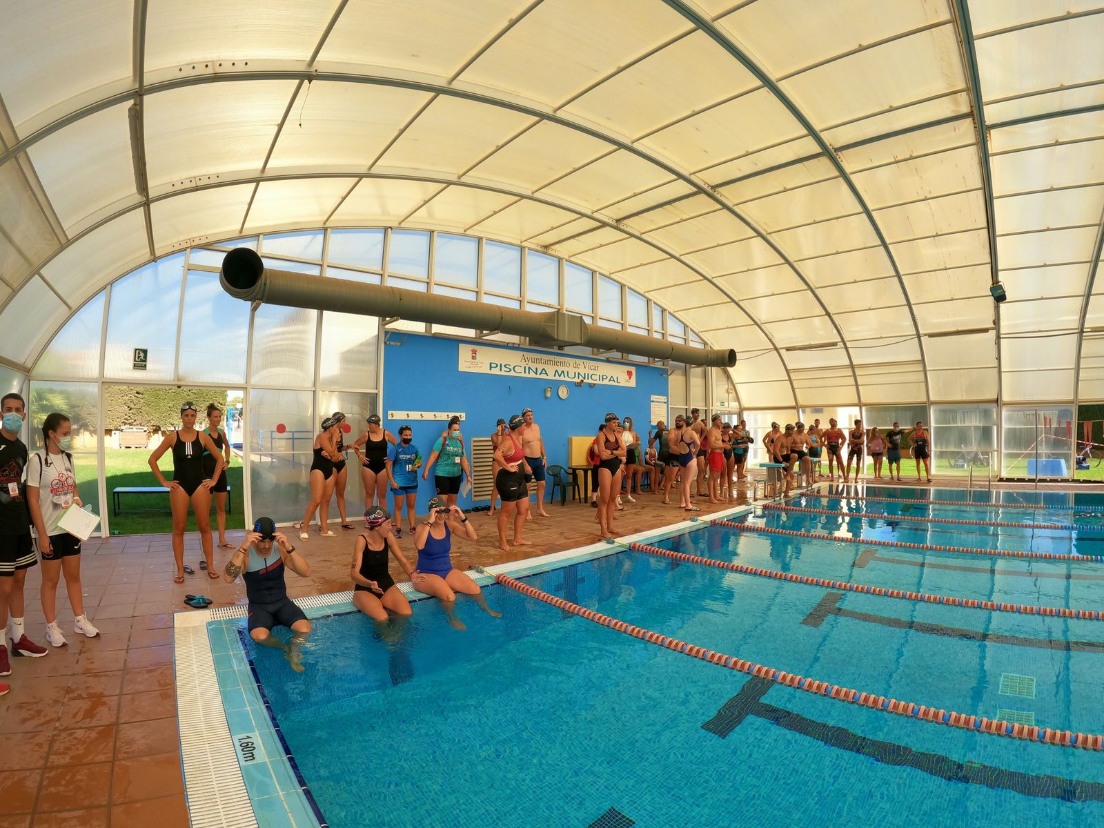 La piscina cubierta de Vícar se prepara para un invierno acuático