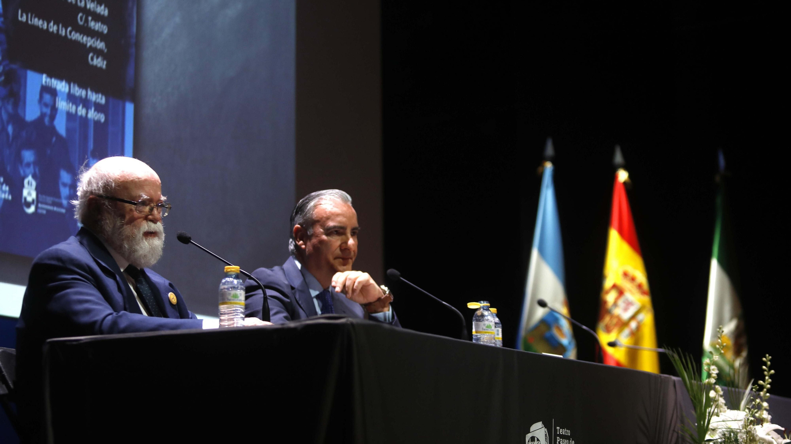 Presentación del libro de Alfonso Escuadra "Sufficit Animus" en el Teatro de La Velada de La Línea