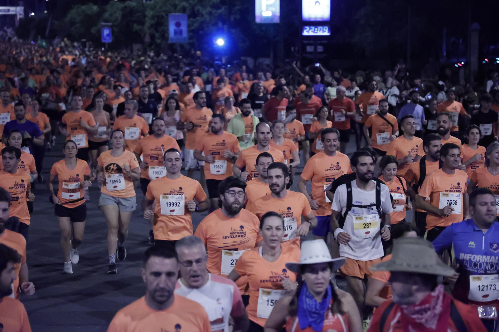 Búscate en la Carrera Nocturna de Sevilla (6)