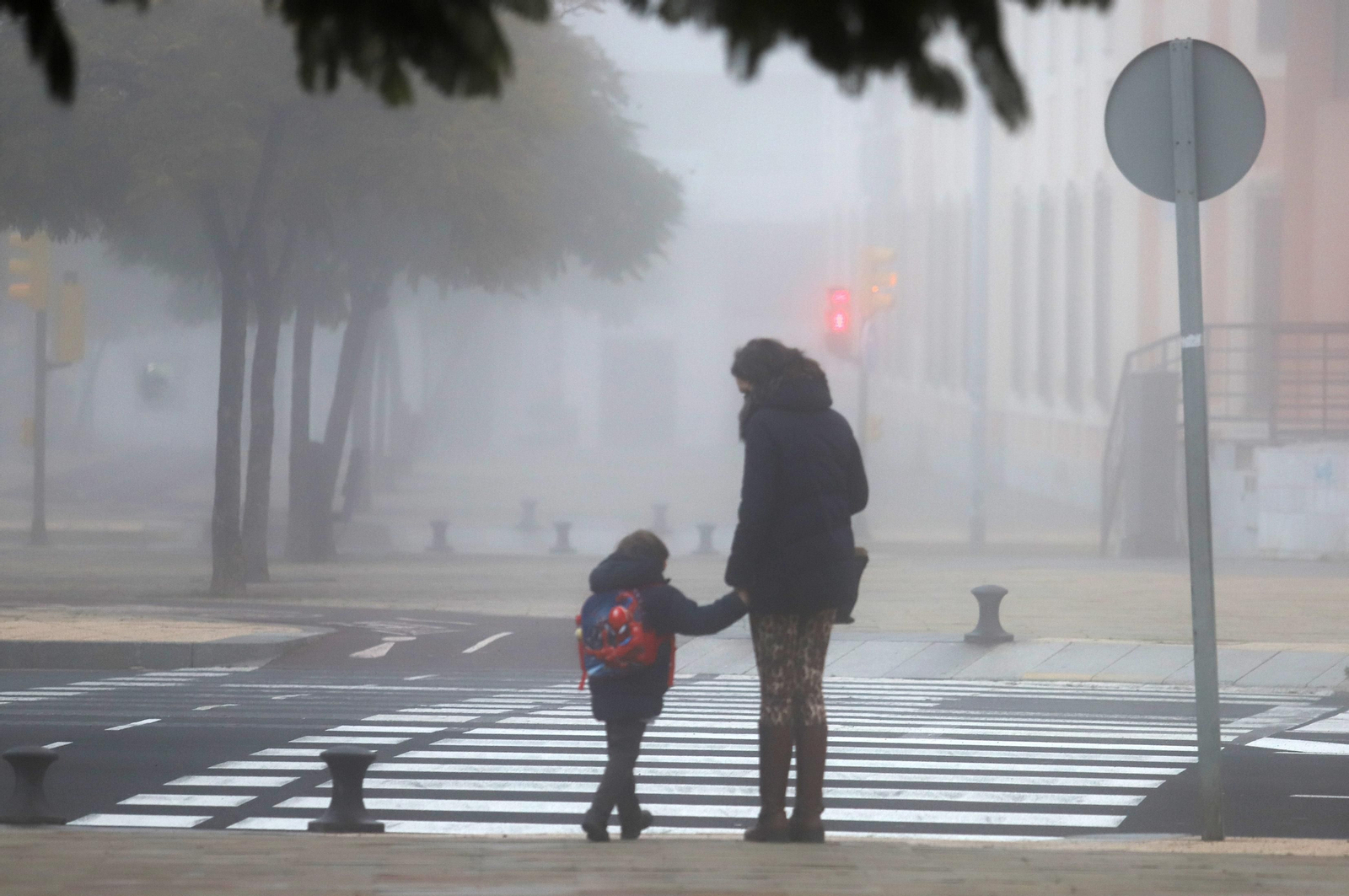 Imágenes de la mañana de niebla en Huelva