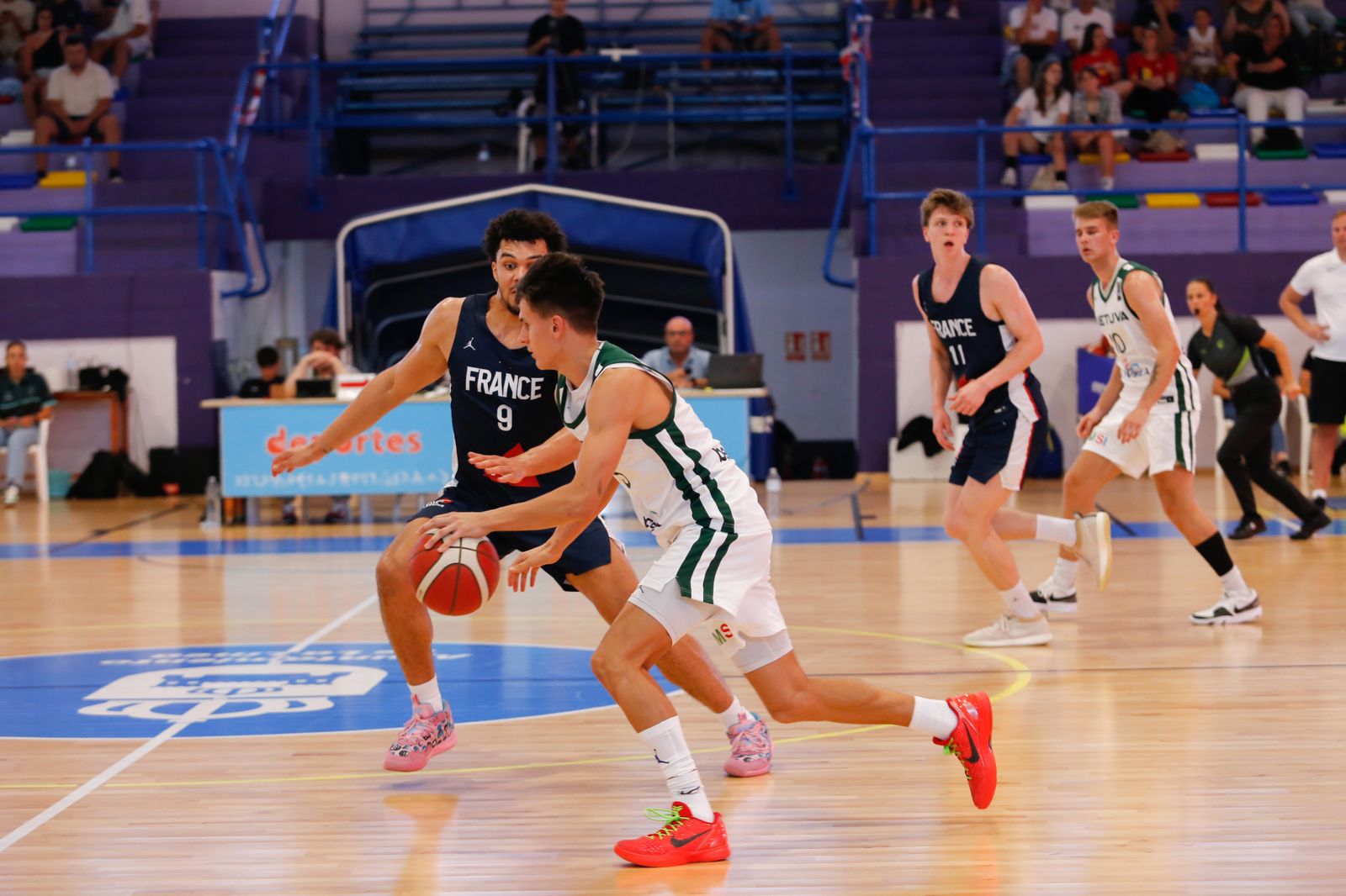 Las fotos de la primera jornada del torneo Internacional U20 de baloncesto de La Línea