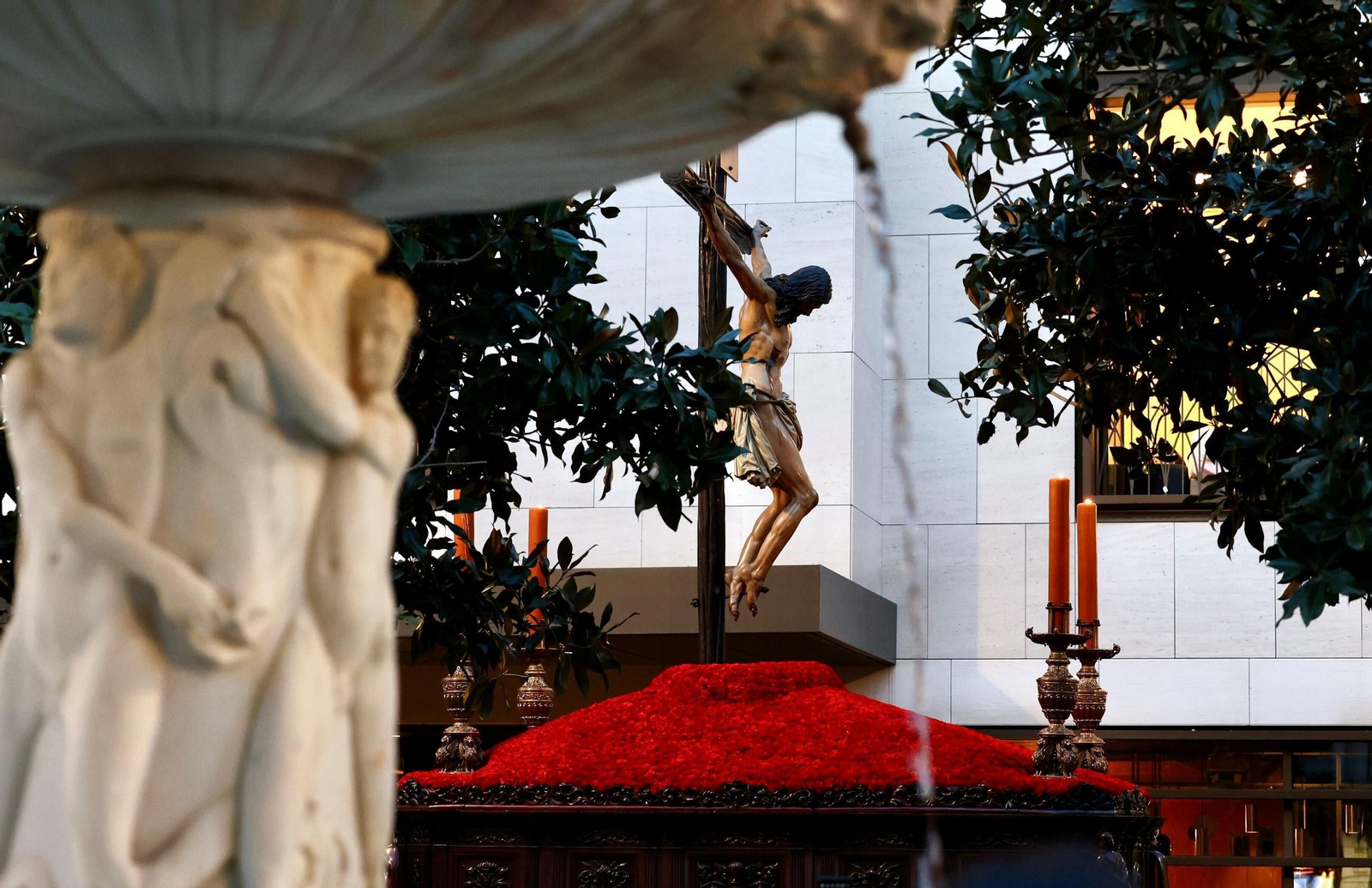 El Cristo por la Plaza de la Magdalena.