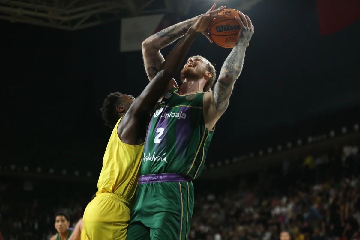 Mersin-Unicaja: Visita al balneario en Turquía (77-100)