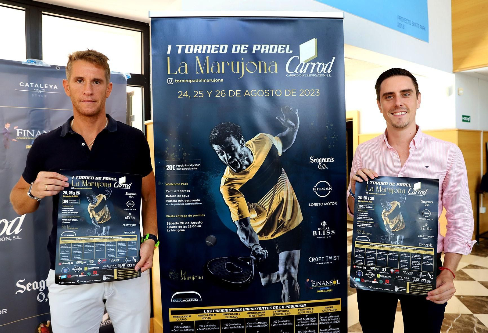 Jaime Espinar y José Antonio Colorado posan con el cartel del torneo. Jaime Espinar y José Antonio Colorado posan con el cartel del torneo.