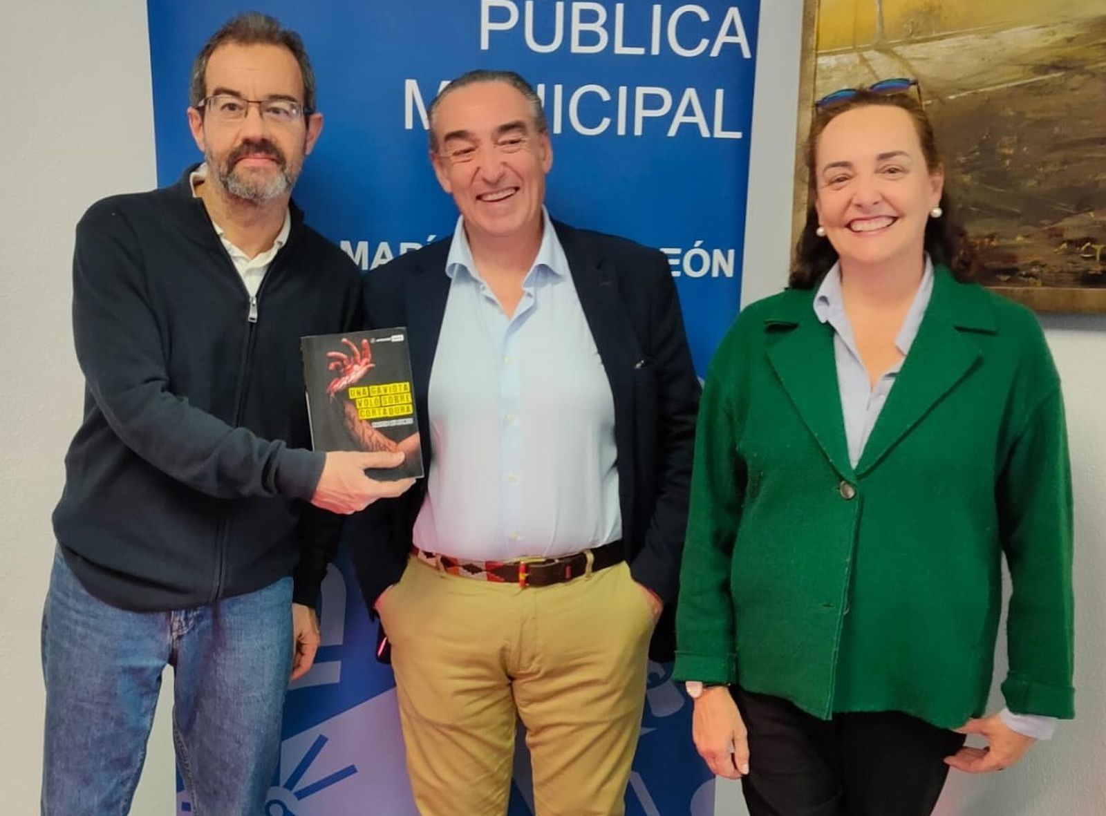 García de Romeu, junto a Ángel Mendoza y Montserrat del Cuvillo.