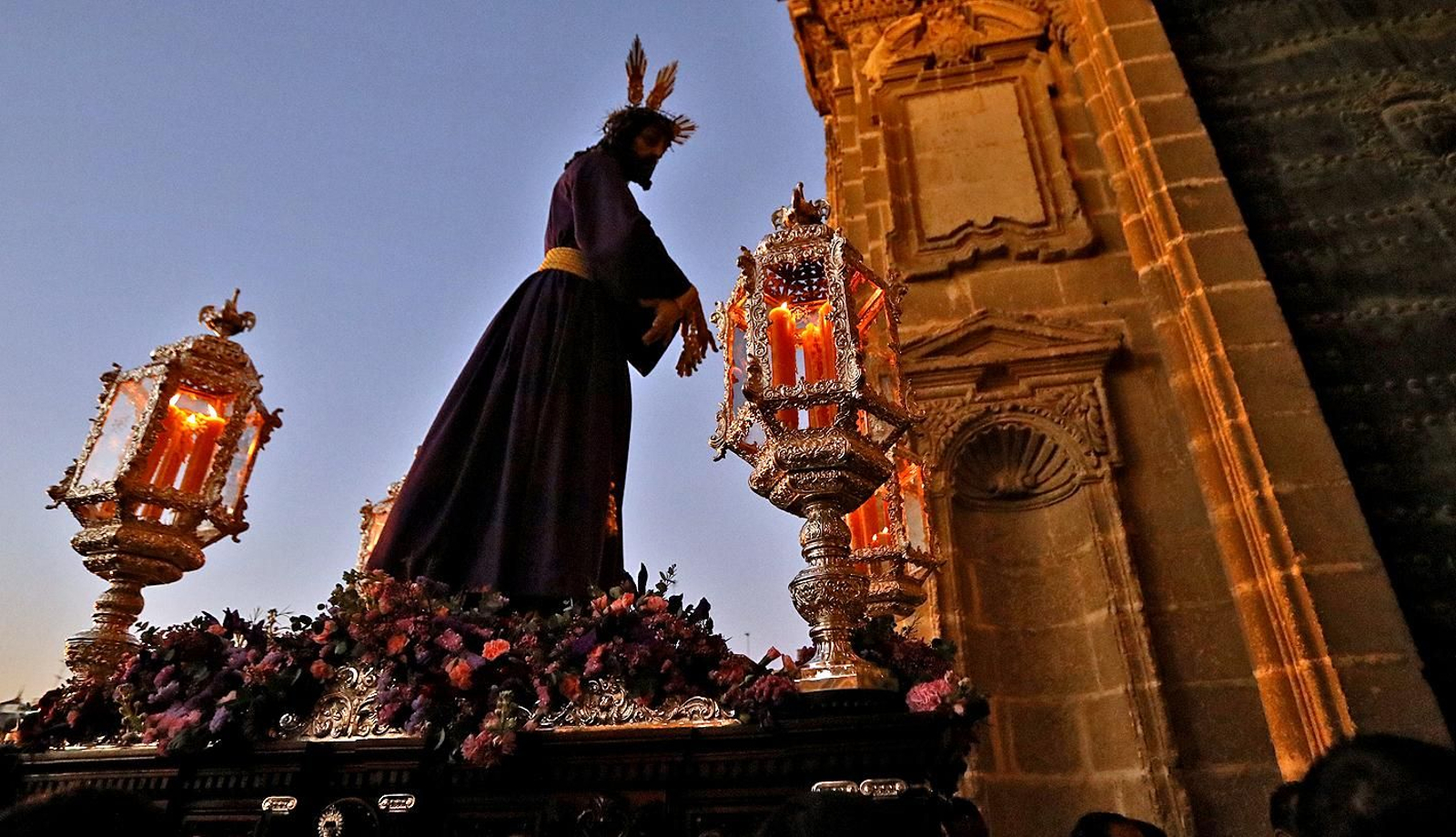 Imágenes del Vía Crucis de la Unión de Hermandades