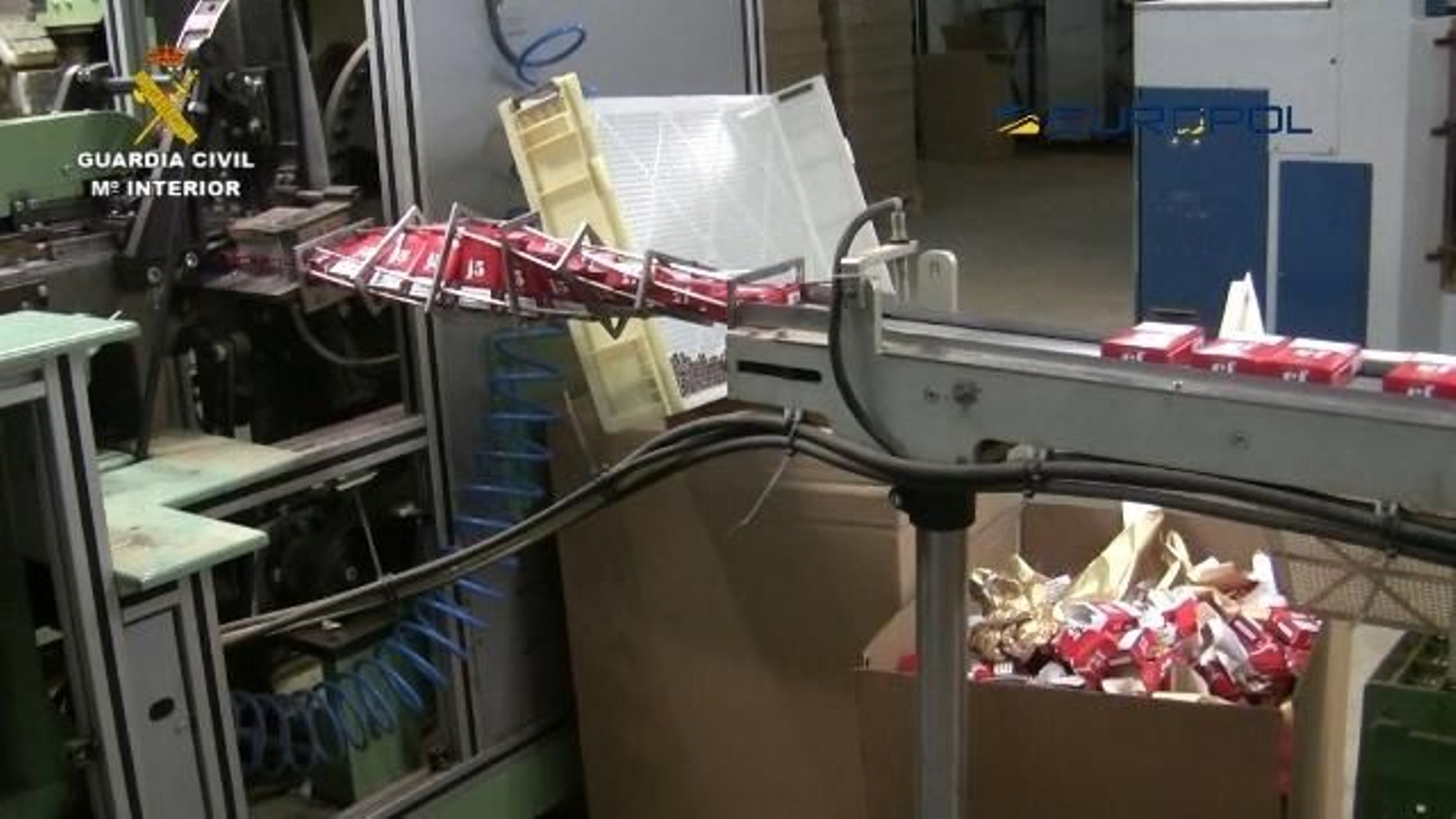 En la fábrica  desmantelada se realizaba todo el proceso de elaboración del tabaco  y su distribución.