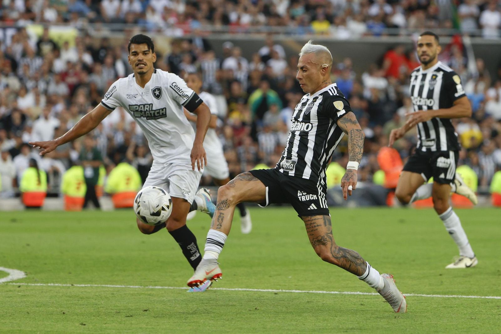 Las fotos de una final de la Libertadores histórica; Botafogo, campeón con 10, ante Atlético Mineiro