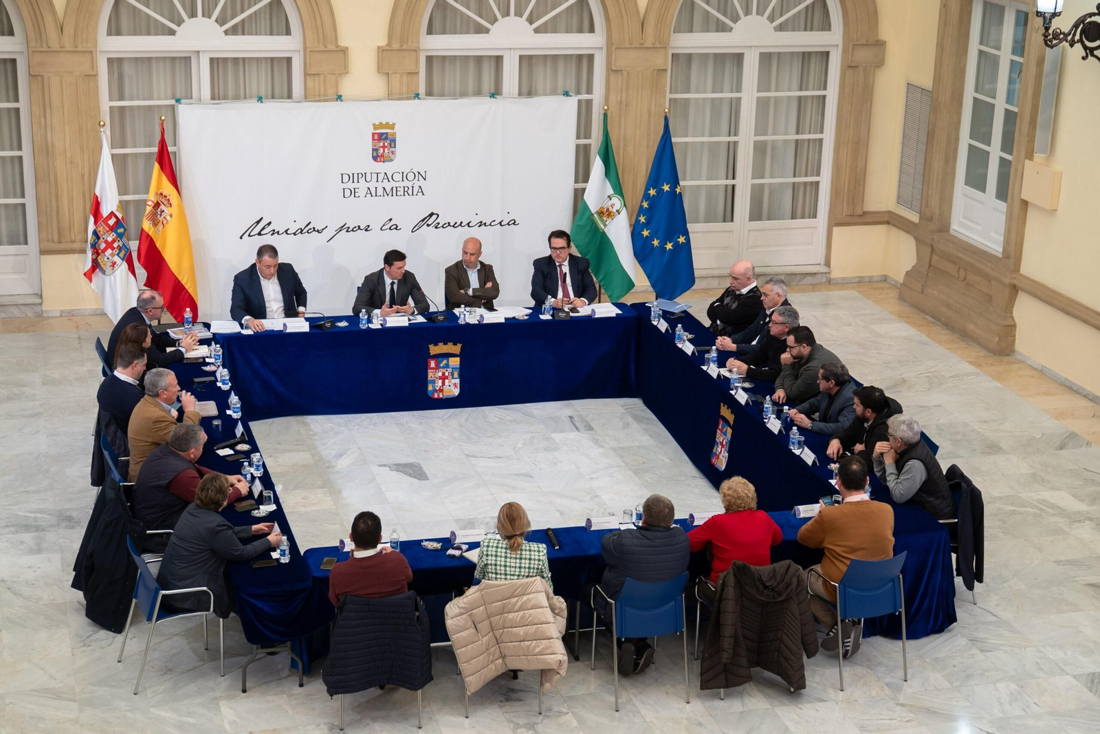 Imagen de archivo de la reunión en Diputación con los alcaldes de los municipios afectados por la dana.