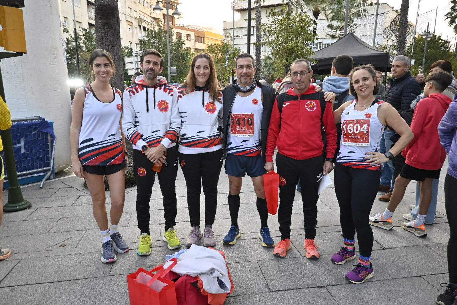 Búscate en las mejores fotografías de la San Silvestre de Huelva 2025