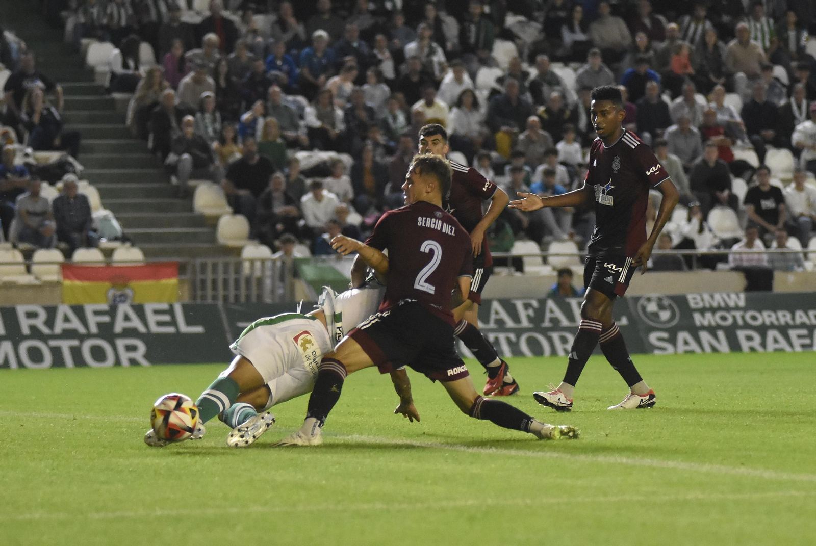 Imágenes del partido entre el Córdoba y el Recreativo de Huelva en El Arcángel