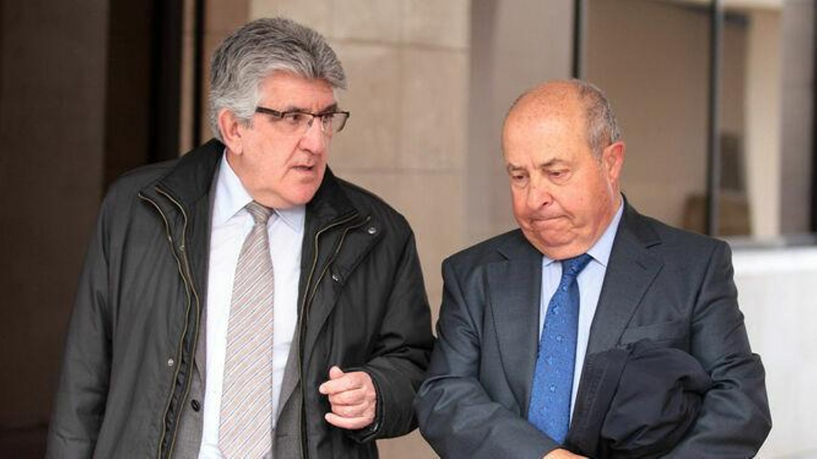 Torres Hurtado (derecha), junto a su abogado, Pablo Luna