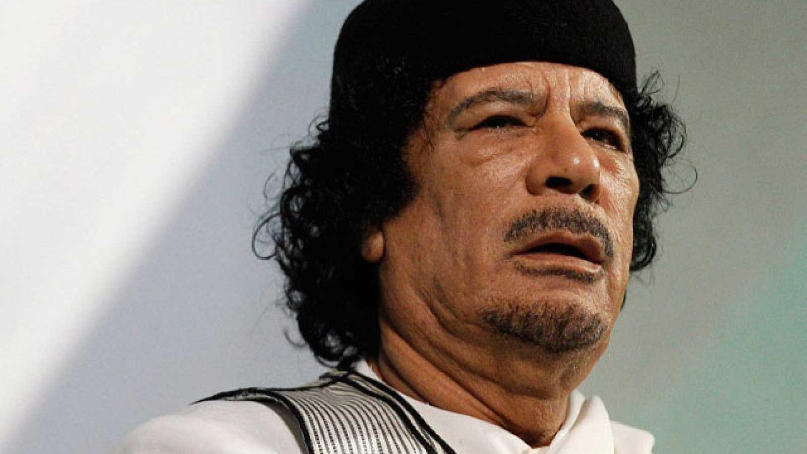 En la imagen, Muamar al Gadafi.